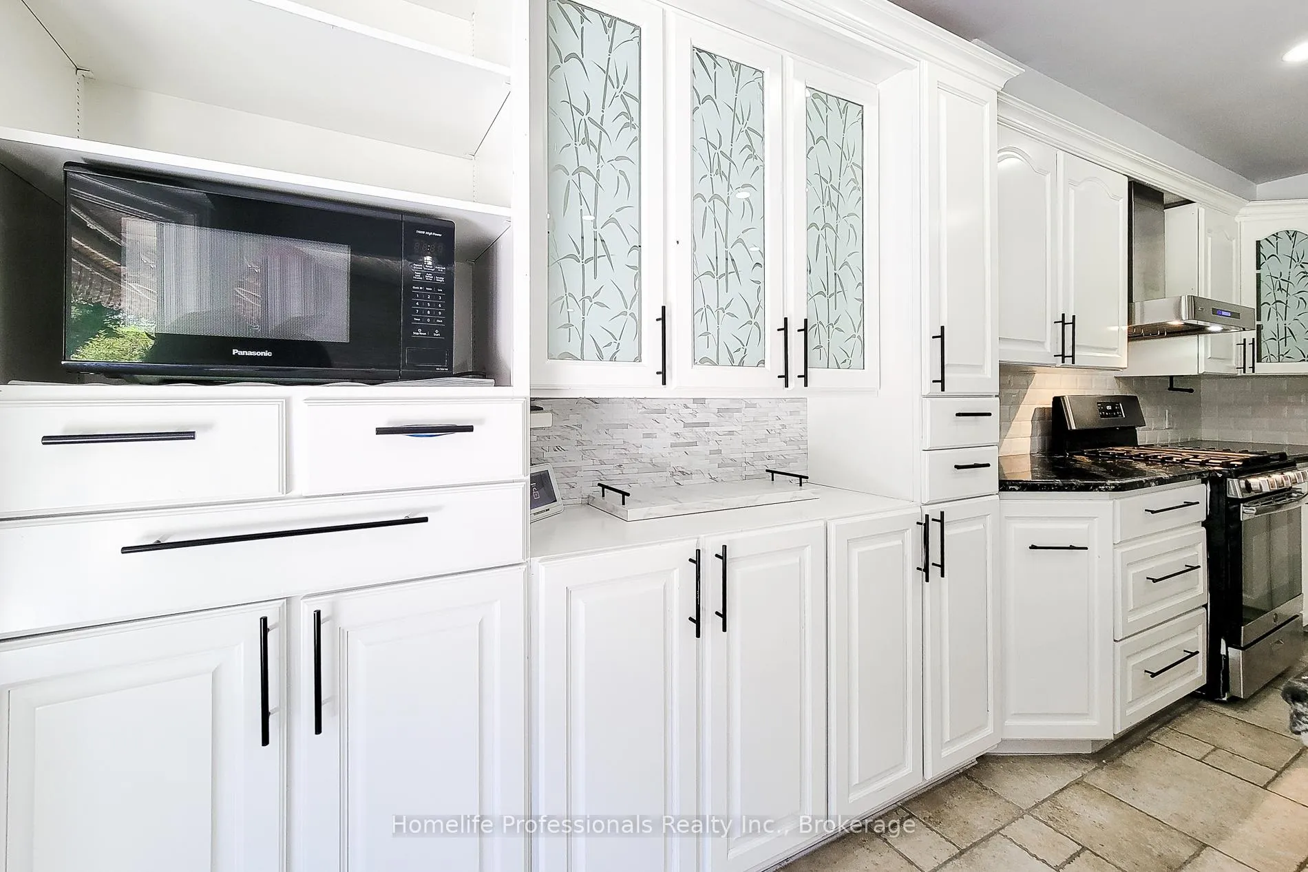 Photo 19 of 10 Onondaga Drive, Hamilton, Ancaster — HOMEH