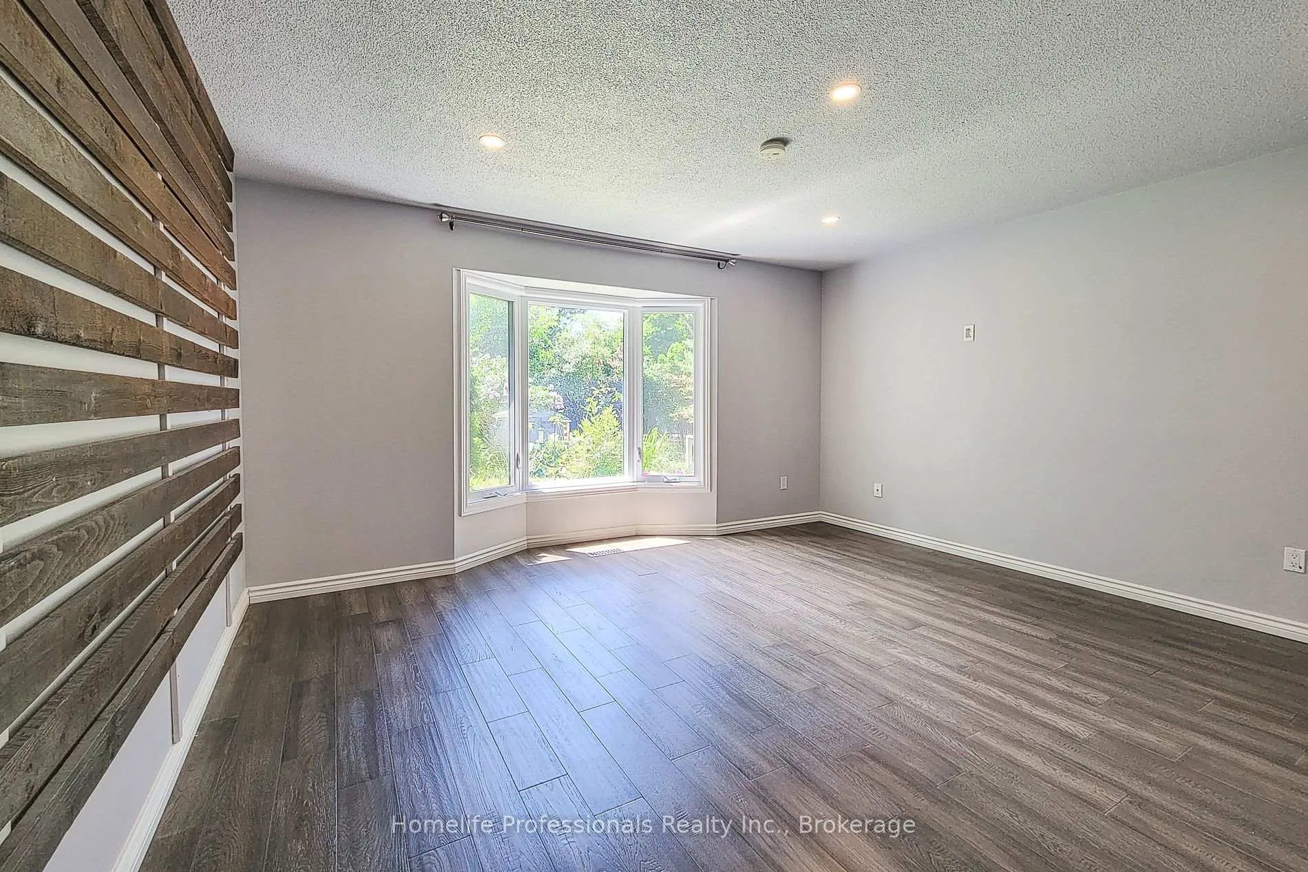 Photo 26 of 10 Onondaga Drive, Hamilton, Ancaster — HOMEH