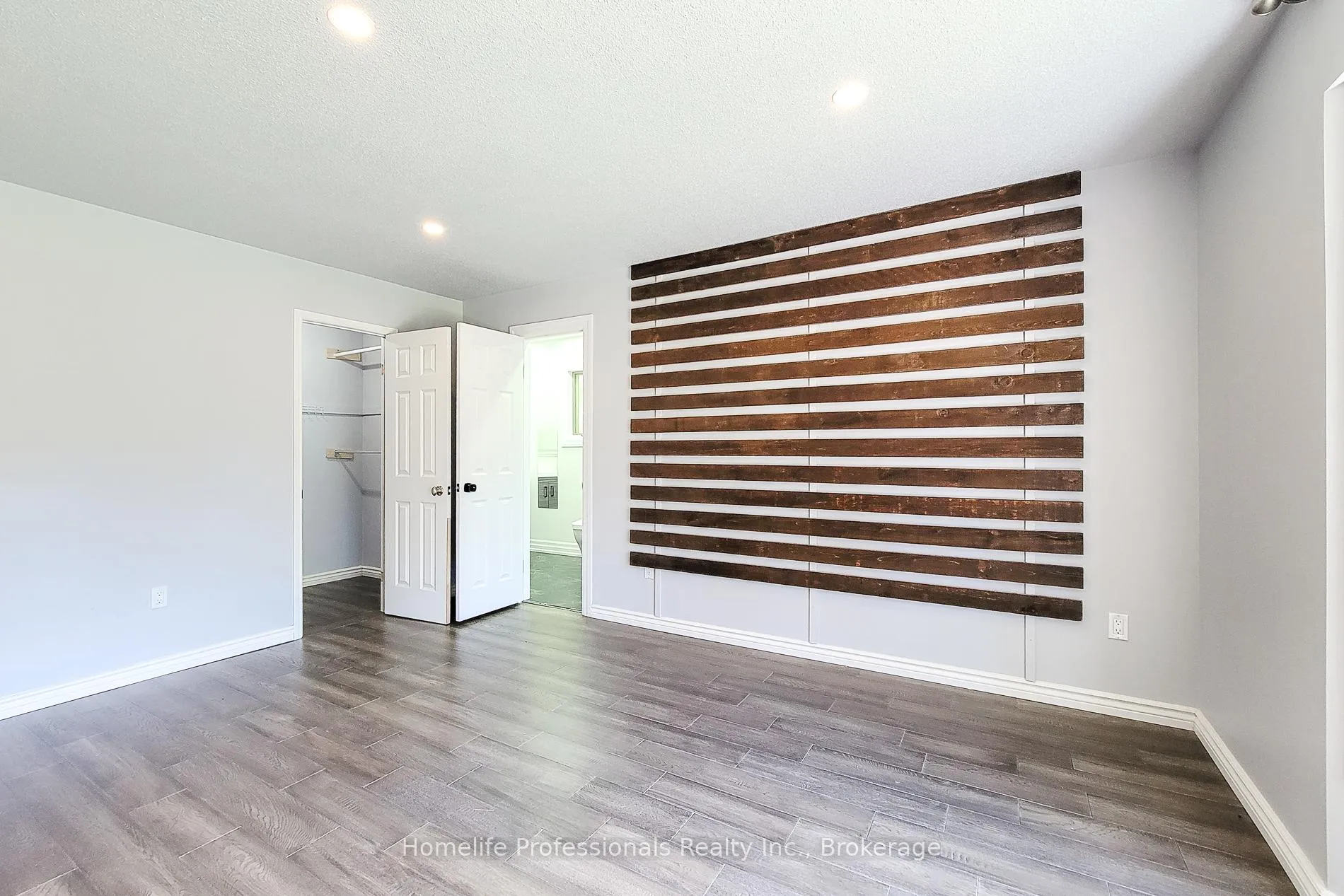 Photo 27 of 10 Onondaga Drive, Hamilton, Ancaster — HOMEH