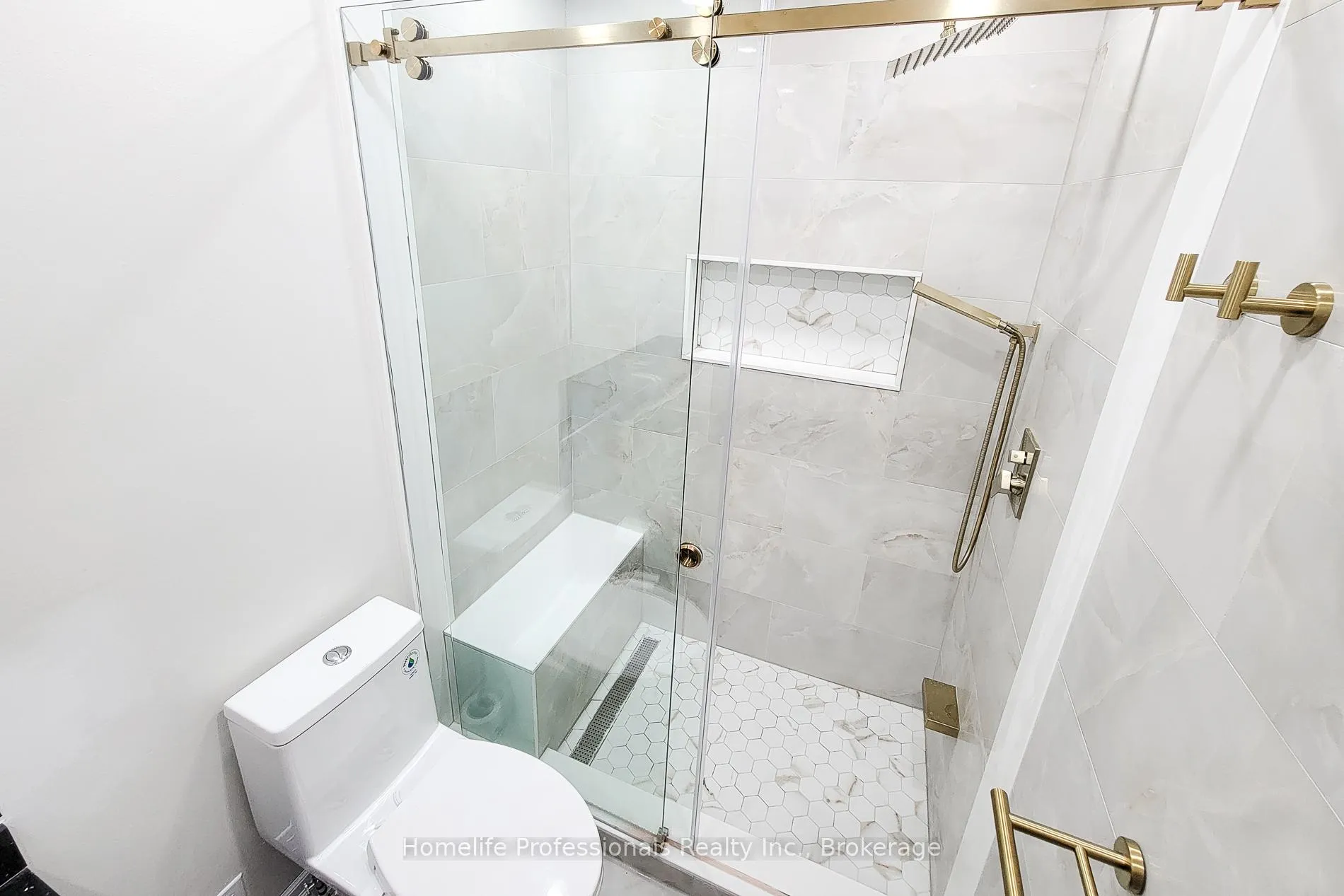 Photo 34 of 10 Onondaga Drive, Hamilton, Ancaster — HOMEH