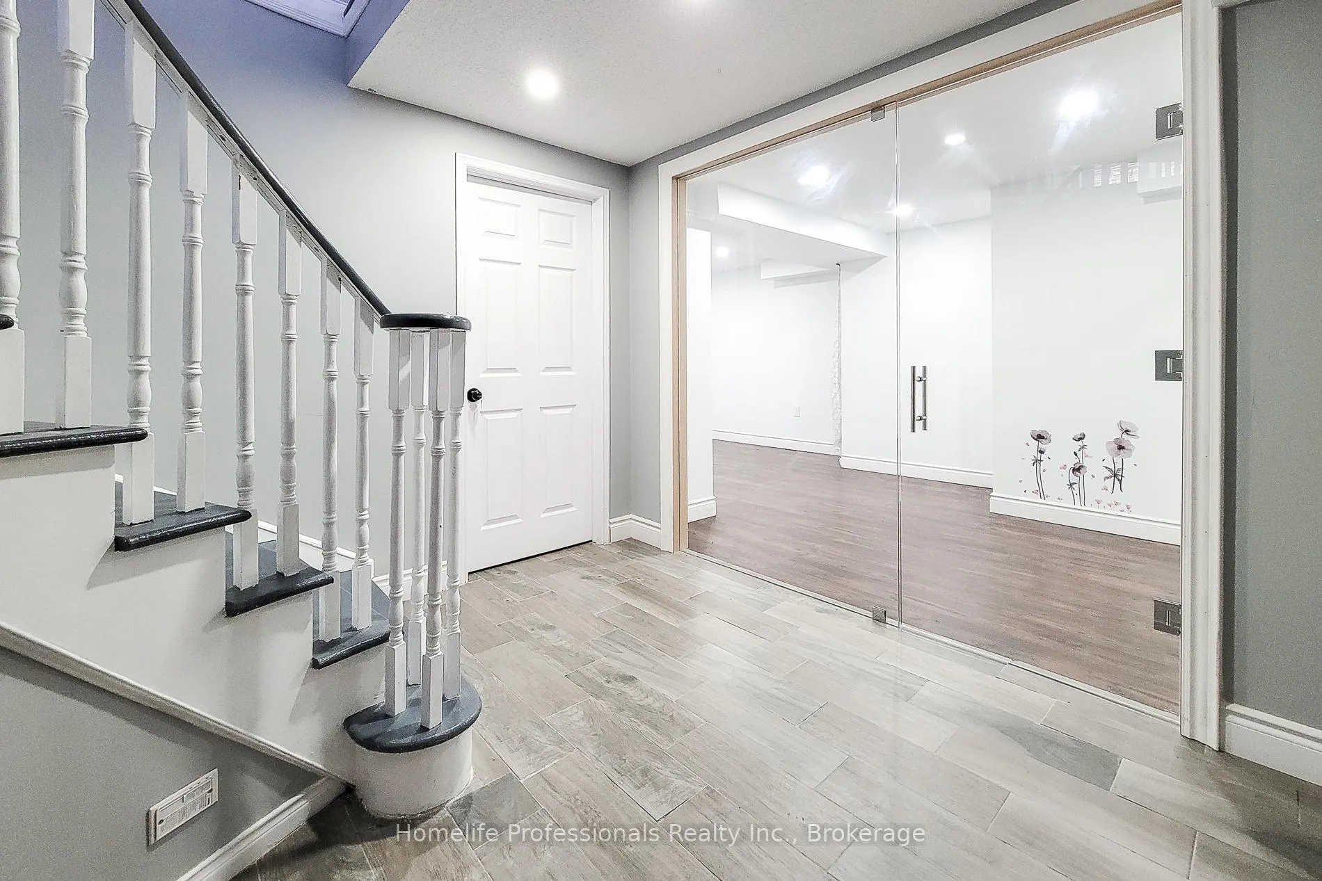 Photo 37 of 10 Onondaga Drive, Hamilton, Ancaster — HOMEH