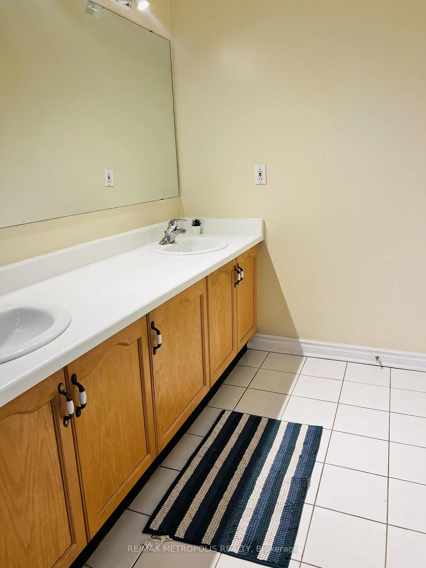 Photo 15 of 2 Sable Crescent, Whitby, Rolling Acres — HOMEH