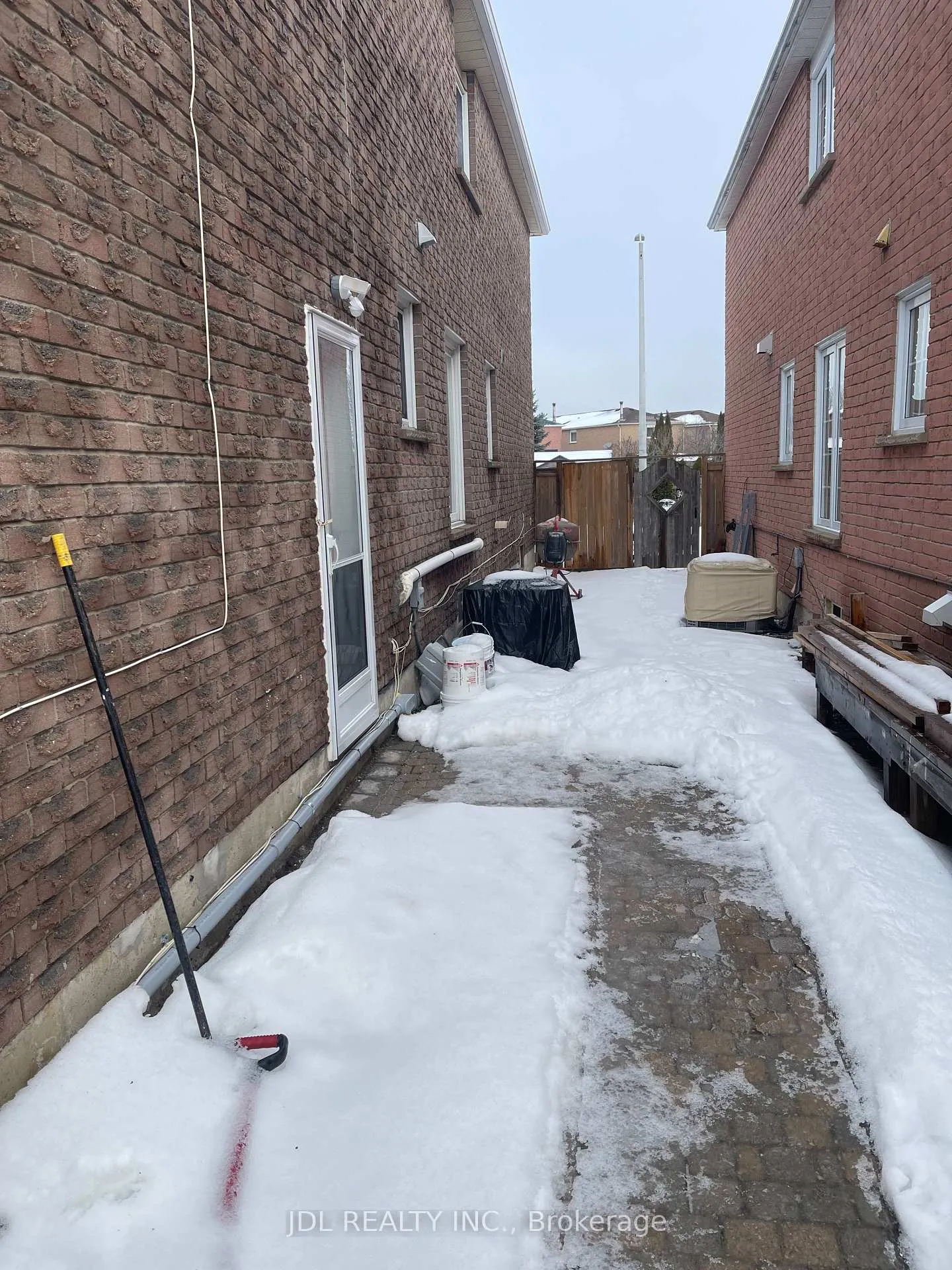Photo 1 of 30 Lavron Ct, Markham, Middlefield — HOMEH