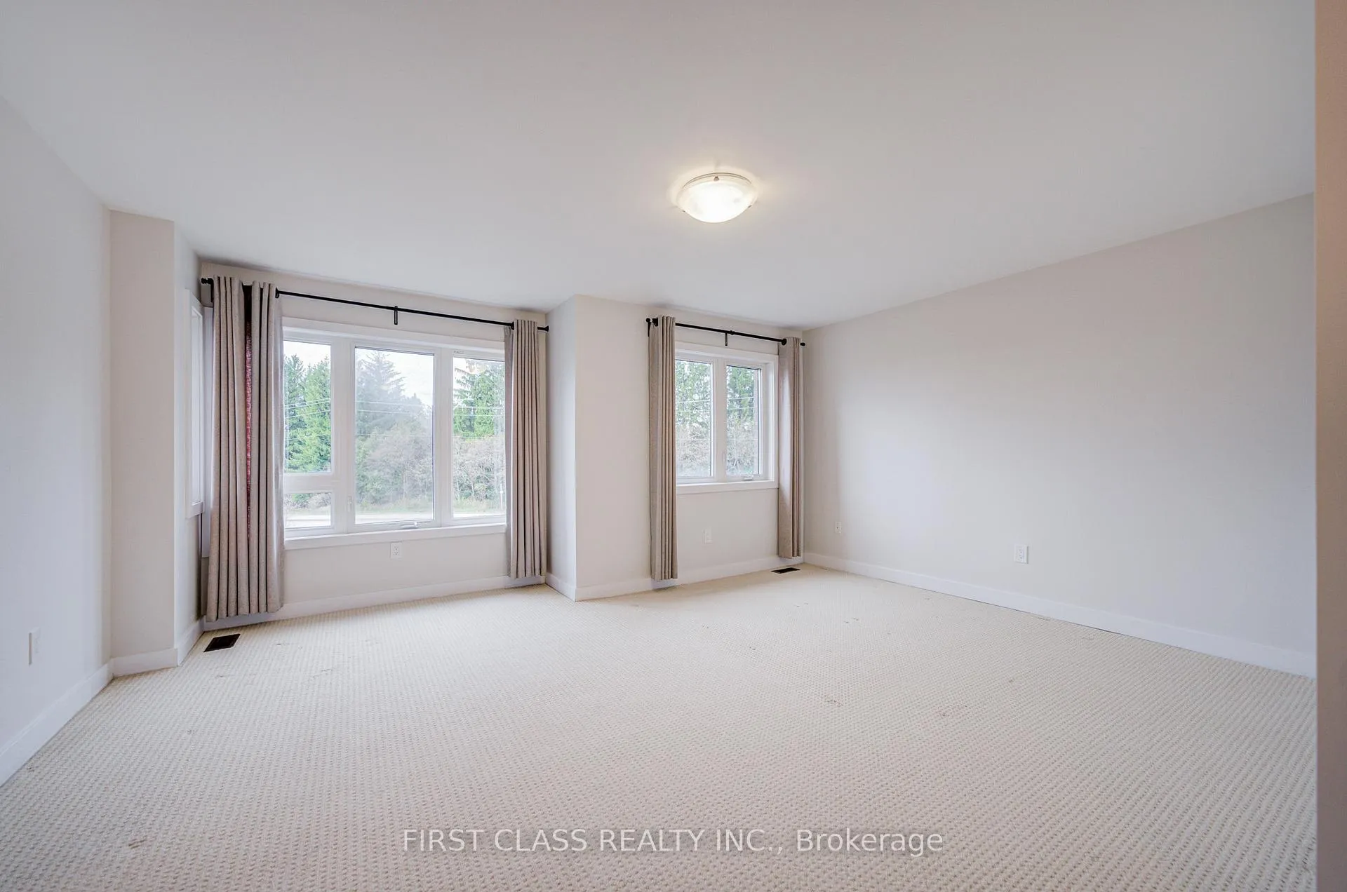 Photo 14 of 52 Helliwell Crescent, Richmond Hill, Rural Richmond Hill — HOMEH