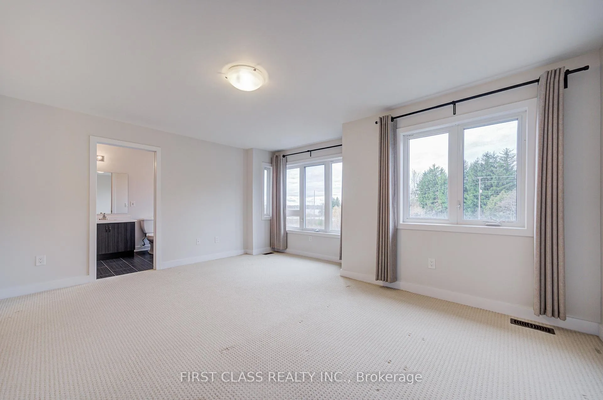 Photo 15 of 52 Helliwell Crescent, Richmond Hill, Rural Richmond Hill — HOMEH