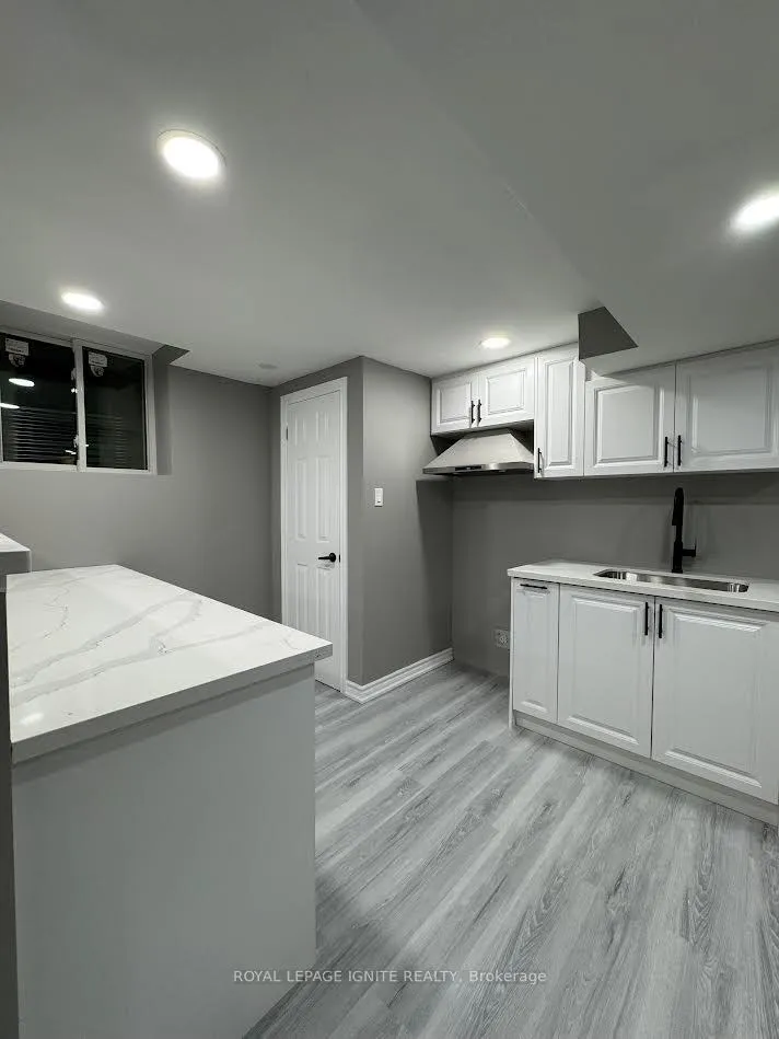 Photo 5 of 1066 Moorelands Crescent, Pickering, Rosebank — HOMEH
