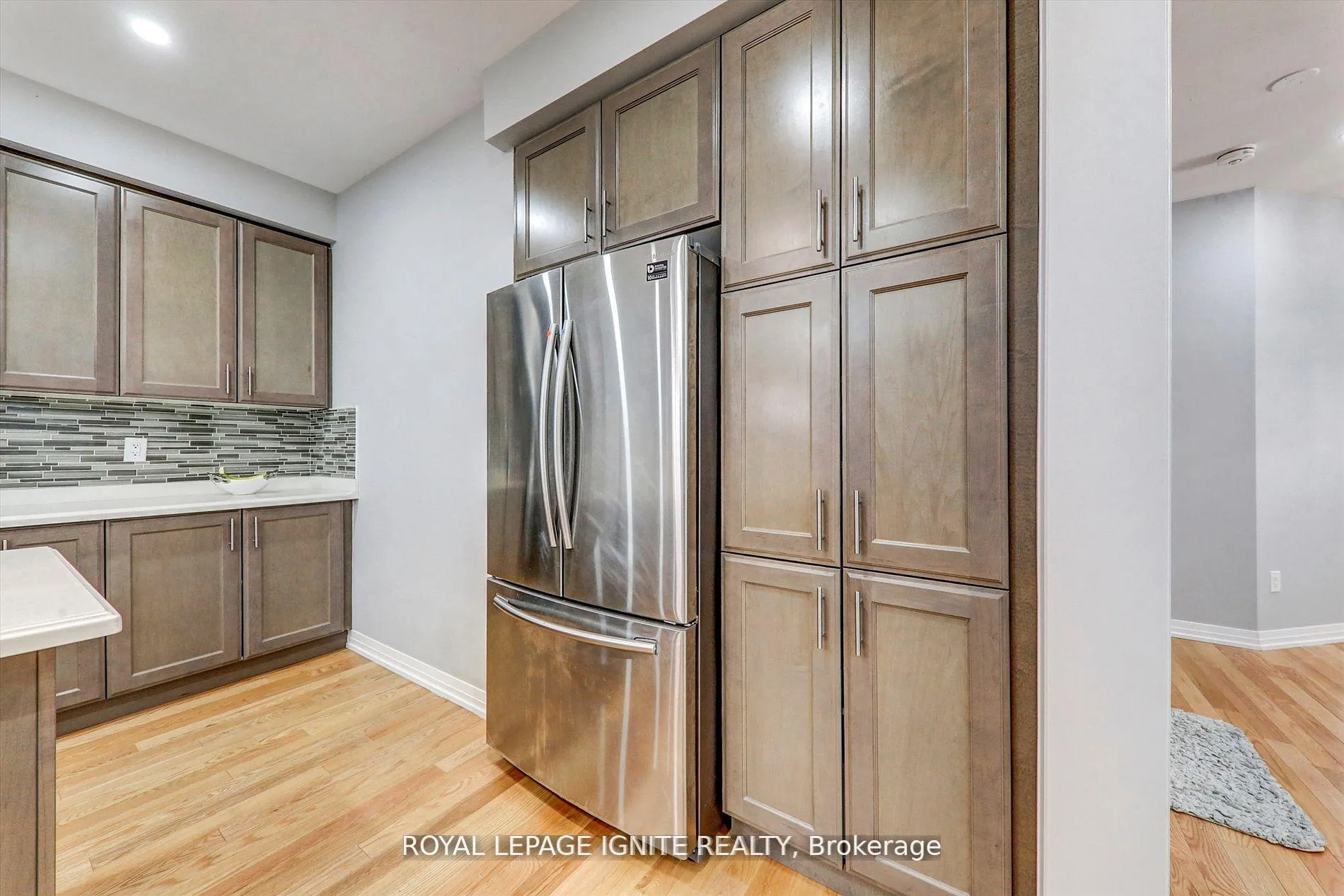 Photo 13 of 101 East Shore Drive, Clarington, Bowmanville — HOMEH