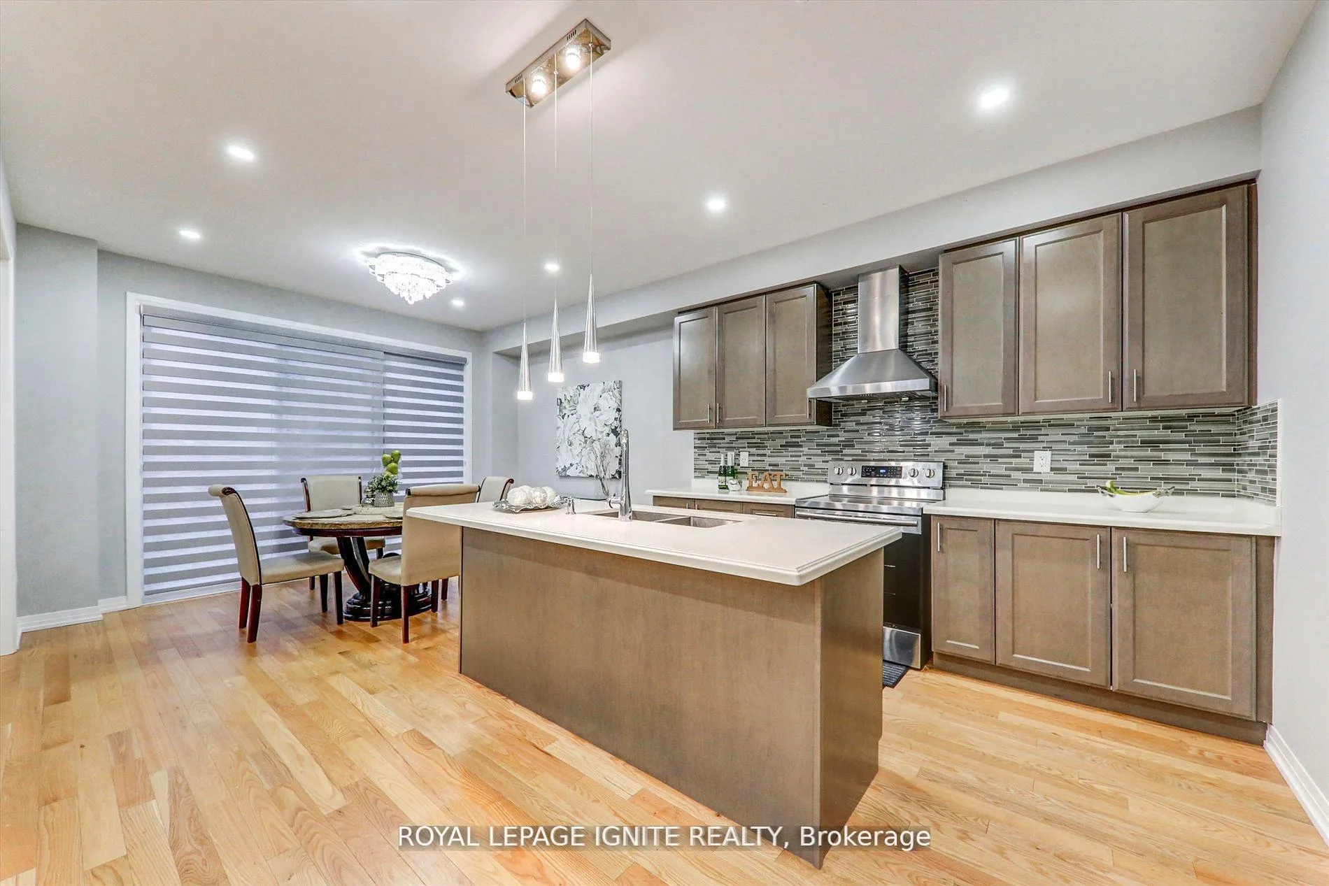 Photo 14 of 101 East Shore Drive, Clarington, Bowmanville — HOMEH