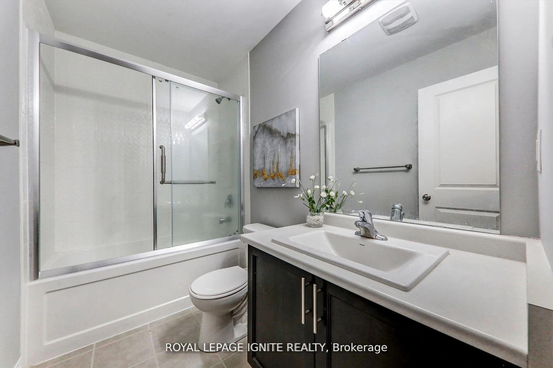 Photo 23 of 101 East Shore Drive, Clarington, Bowmanville — HOMEH