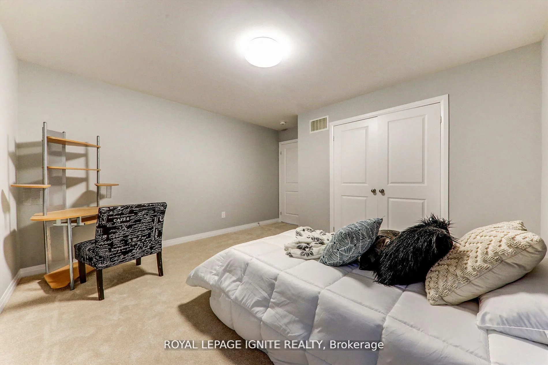 Photo 25 of 101 East Shore Drive, Clarington, Bowmanville — HOMEH