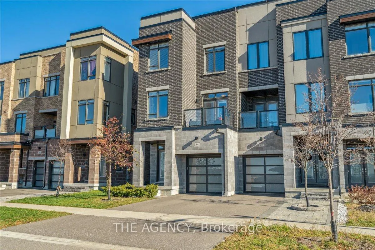 Photo 2 of 84 Salterton Circle, Vaughan, Rural Vaughan — HOMEH