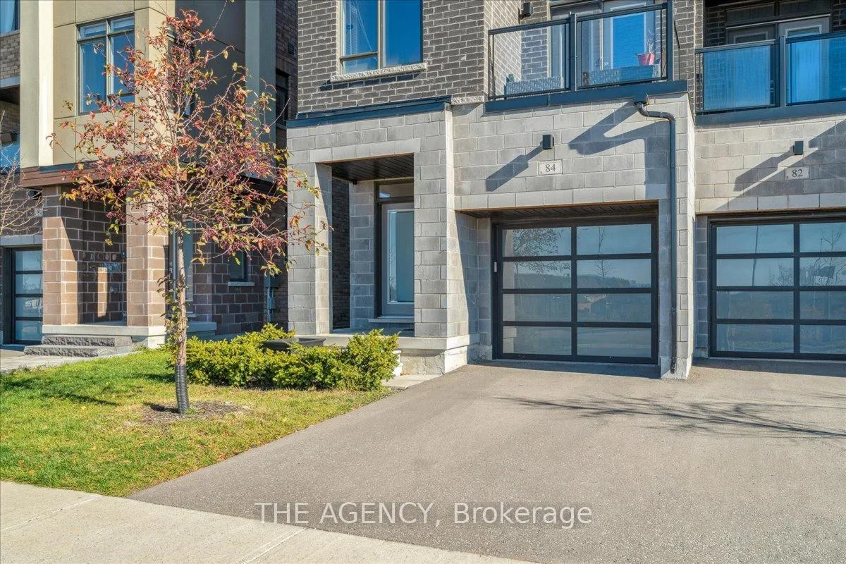 Photo 3 of 84 Salterton Circle, Vaughan, Rural Vaughan — HOMEH