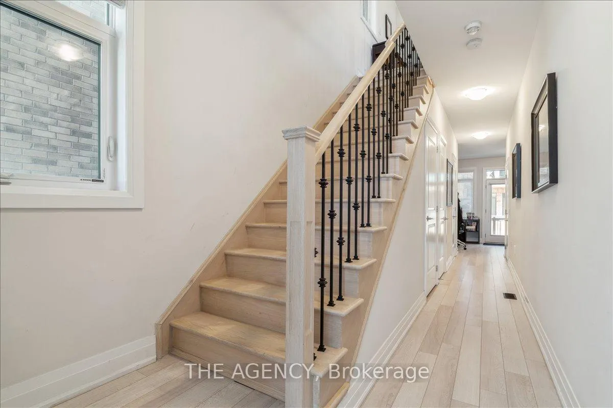 Photo 6 of 84 Salterton Circle, Vaughan, Rural Vaughan — HOMEH