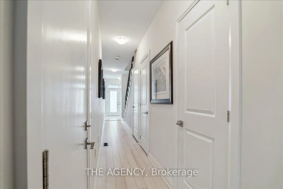 Photo 8 of 84 Salterton Circle, Vaughan, Rural Vaughan — HOMEH