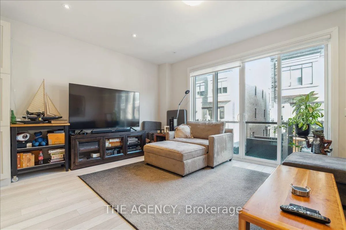 Photo 16 of 84 Salterton Circle, Vaughan, Rural Vaughan — HOMEH