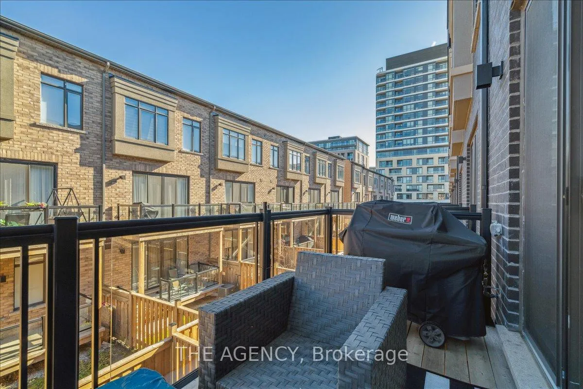 Photo 18 of 84 Salterton Circle, Vaughan, Rural Vaughan — HOMEH