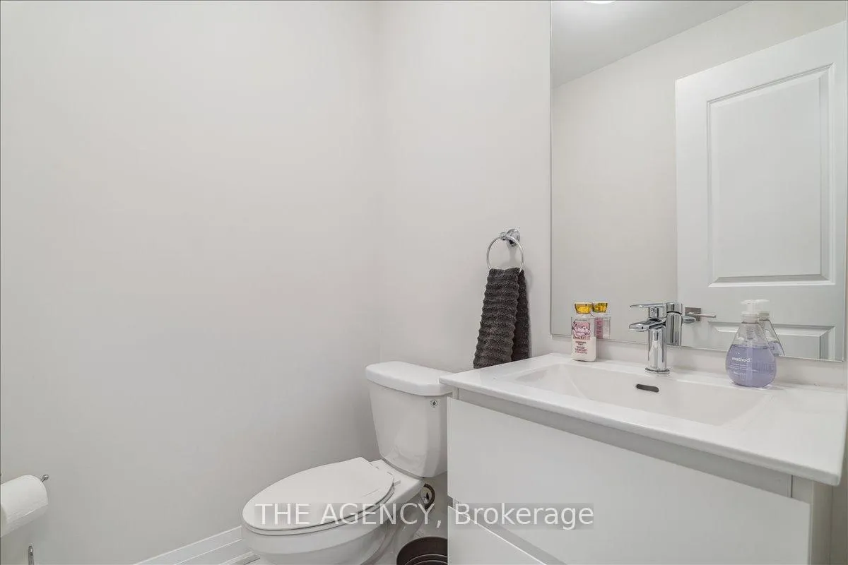 Photo 20 of 84 Salterton Circle, Vaughan, Rural Vaughan — HOMEH