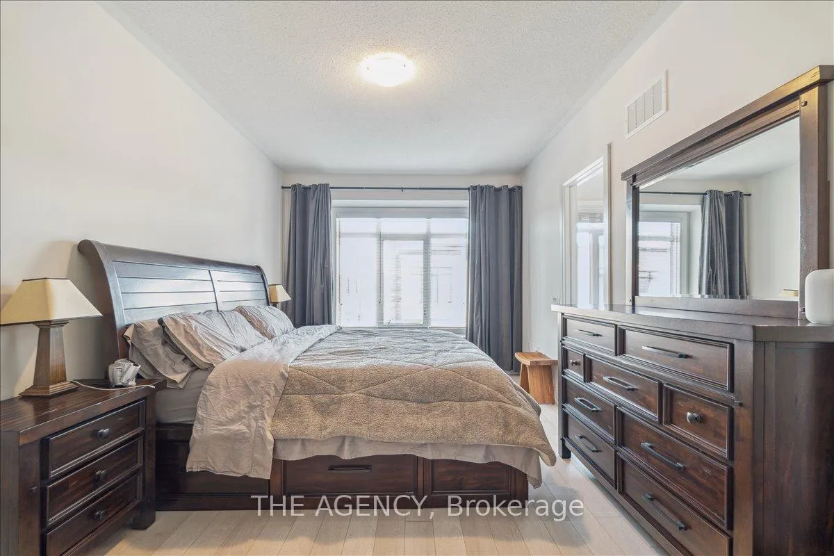 Photo 25 of 84 Salterton Circle, Vaughan, Rural Vaughan — HOMEH