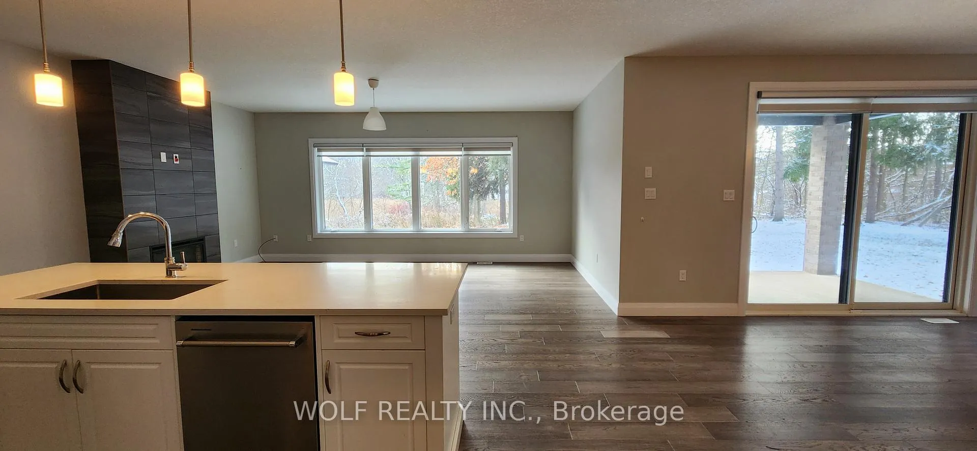 Photo 3 of 990 Dundas Street S, Cambridge — HOMEH