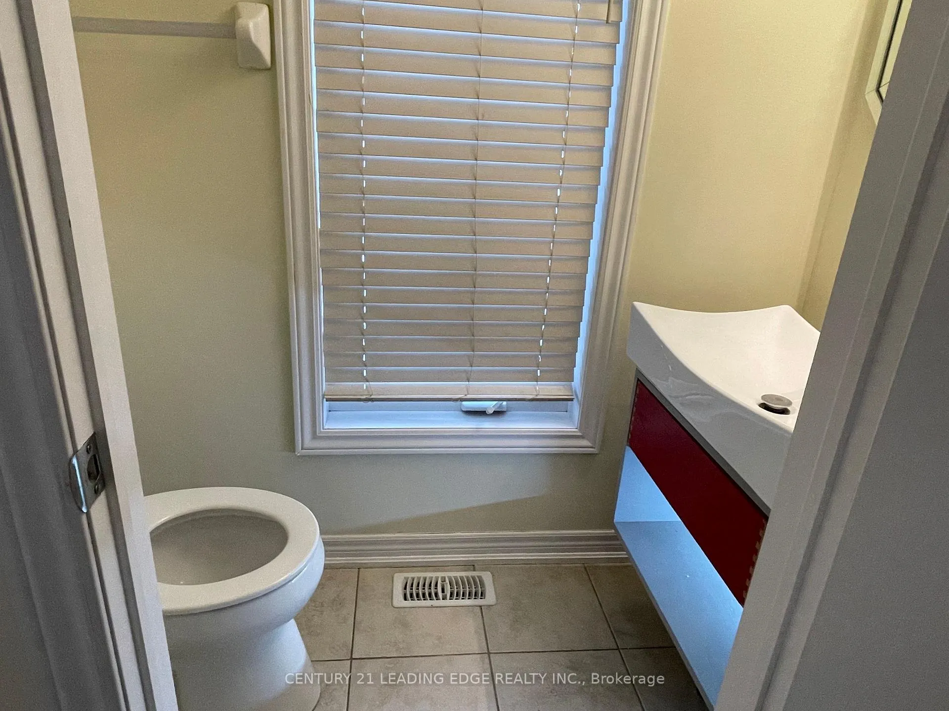 Photo 4 of 547 Linden Drive E, Cambridge, Preston Heights — HOMEH