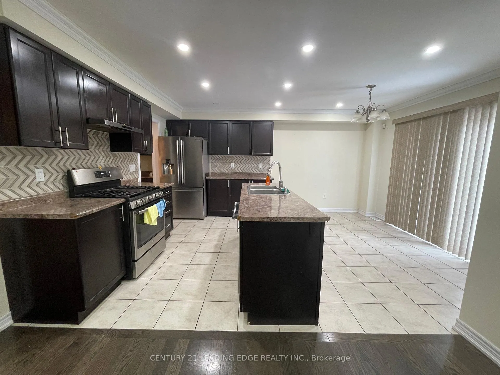 Photo 7 of 547 Linden Drive E, Cambridge, Preston Heights — HOMEH