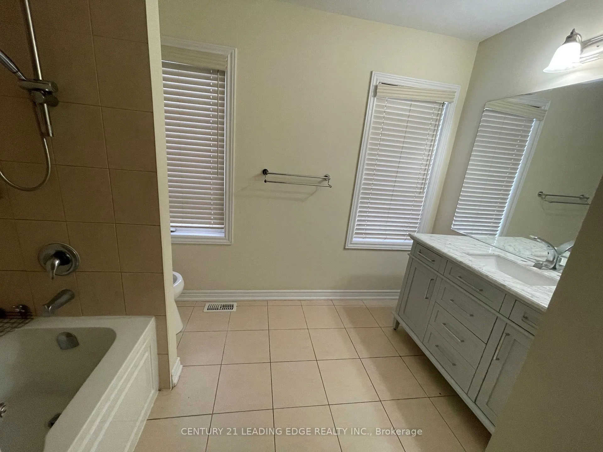 Photo 14 of 547 Linden Drive E, Cambridge, Preston Heights — HOMEH
