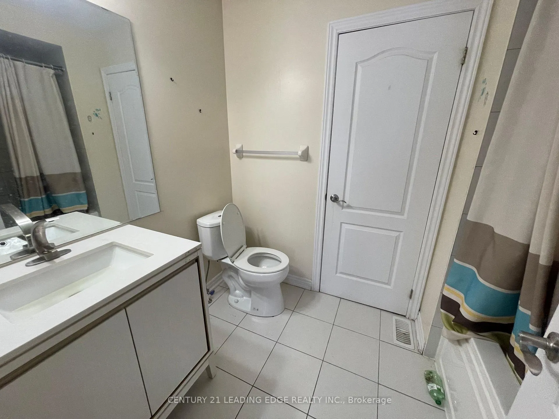 Photo 17 of 547 Linden Drive E, Cambridge, Preston Heights — HOMEH