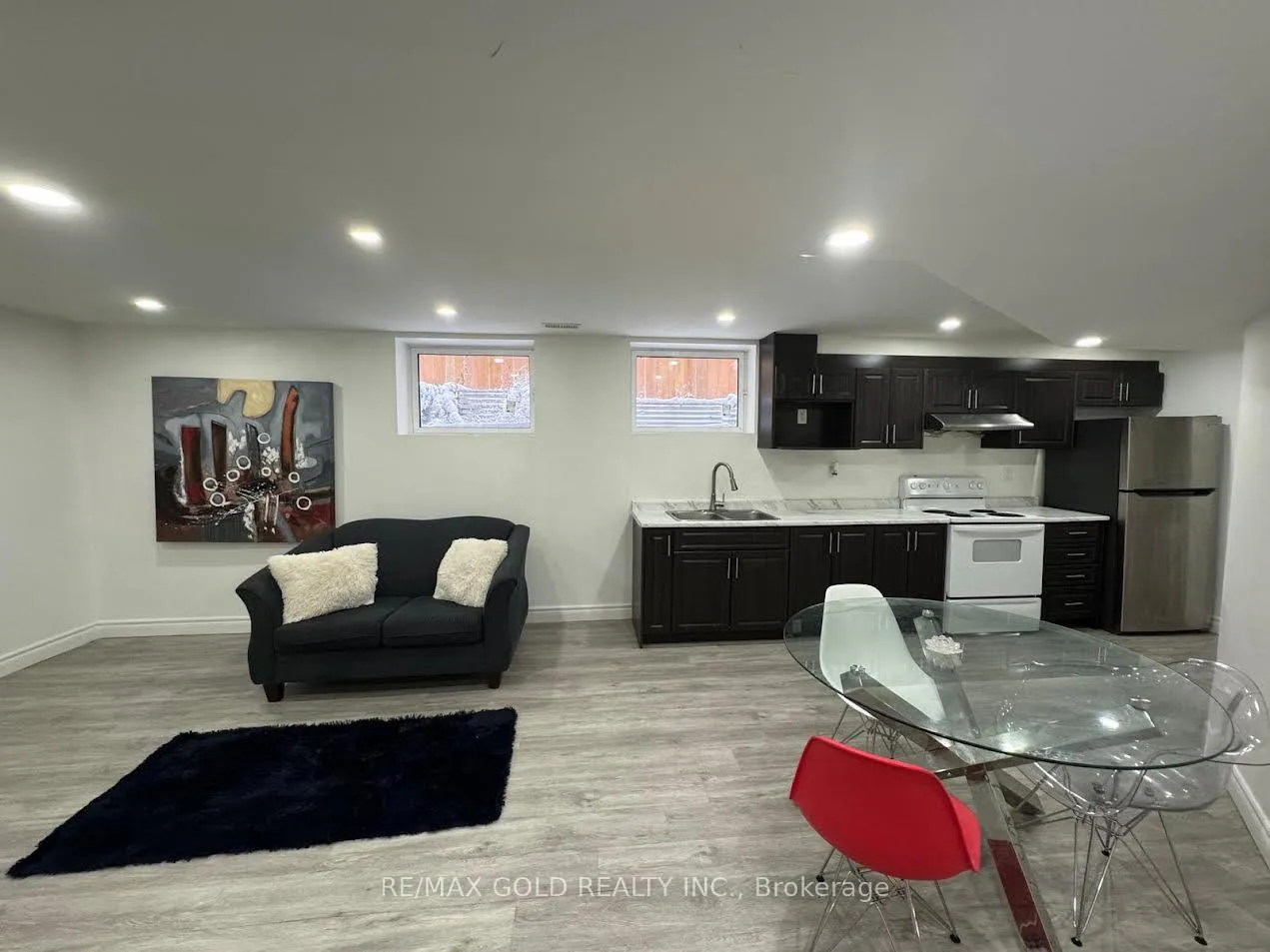 Photo 6 of Unit B, 916 Magdalena Court, Kitchener — HOMEH