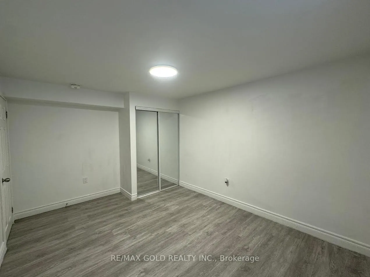 Photo 8 of Unit B, 916 Magdalena Court, Kitchener — HOMEH