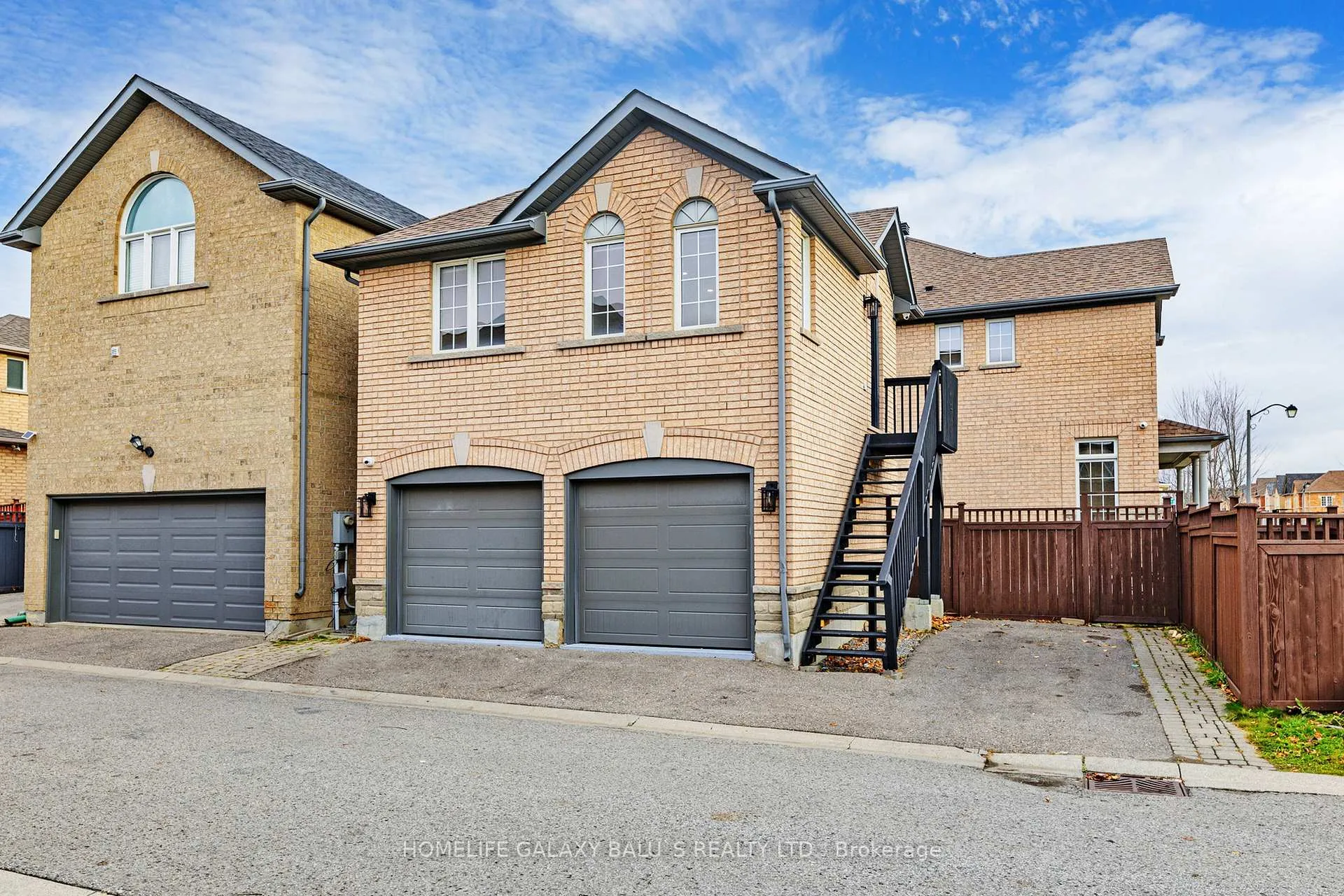 Photo 1 of Unit Coach, 58 Shady Oaks Avenue, Markham, Cornell — HOMEH