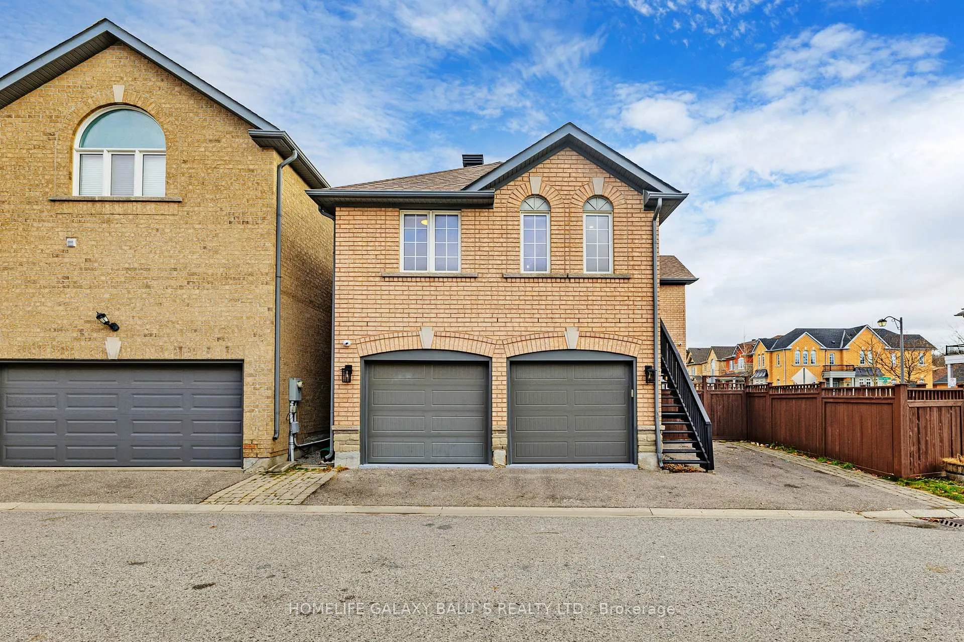 Photo 3 of Unit Coach, 58 Shady Oaks Avenue, Markham, Cornell — HOMEH