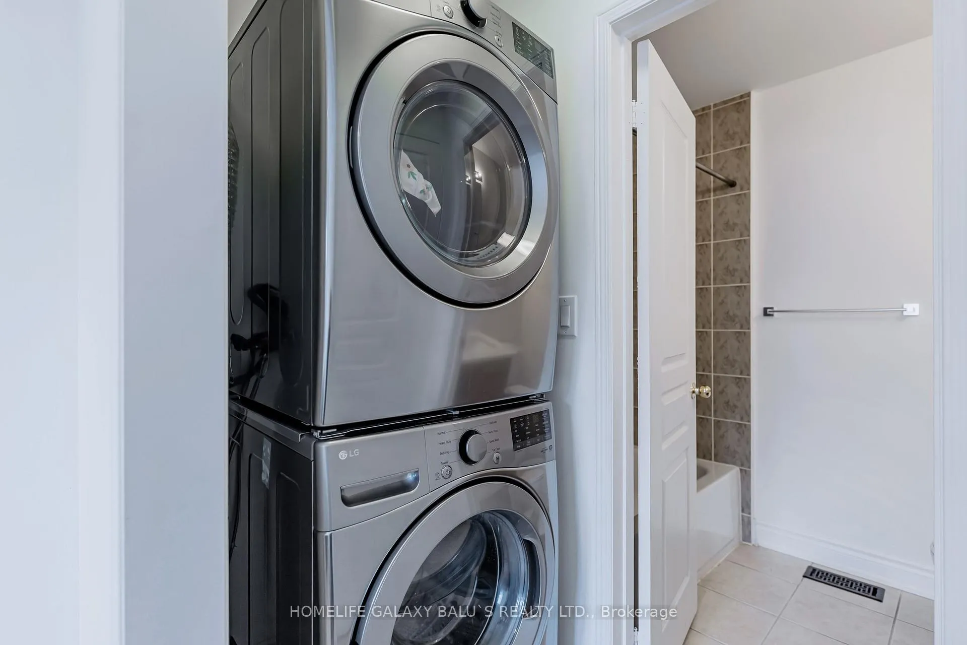 Photo 26 of Unit Coach, 58 Shady Oaks Avenue, Markham, Cornell — HOMEH