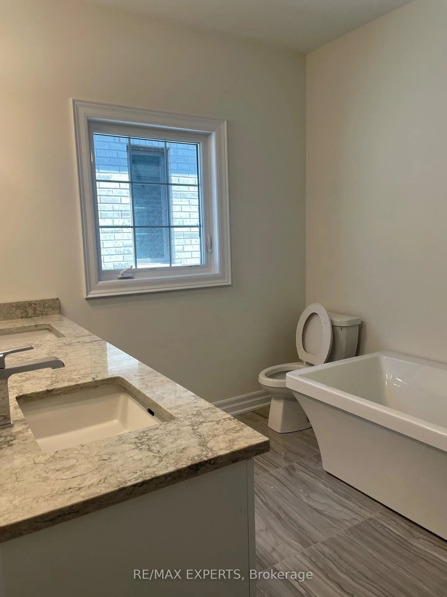 Photo 8 of 13 Ballantyne Boulevard, Vaughan, Vellore Village — HOMEH