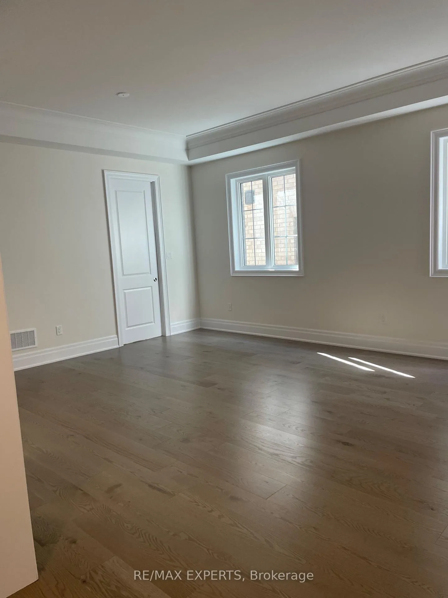 Photo 10 of 13 Ballantyne Boulevard, Vaughan, Vellore Village — HOMEH