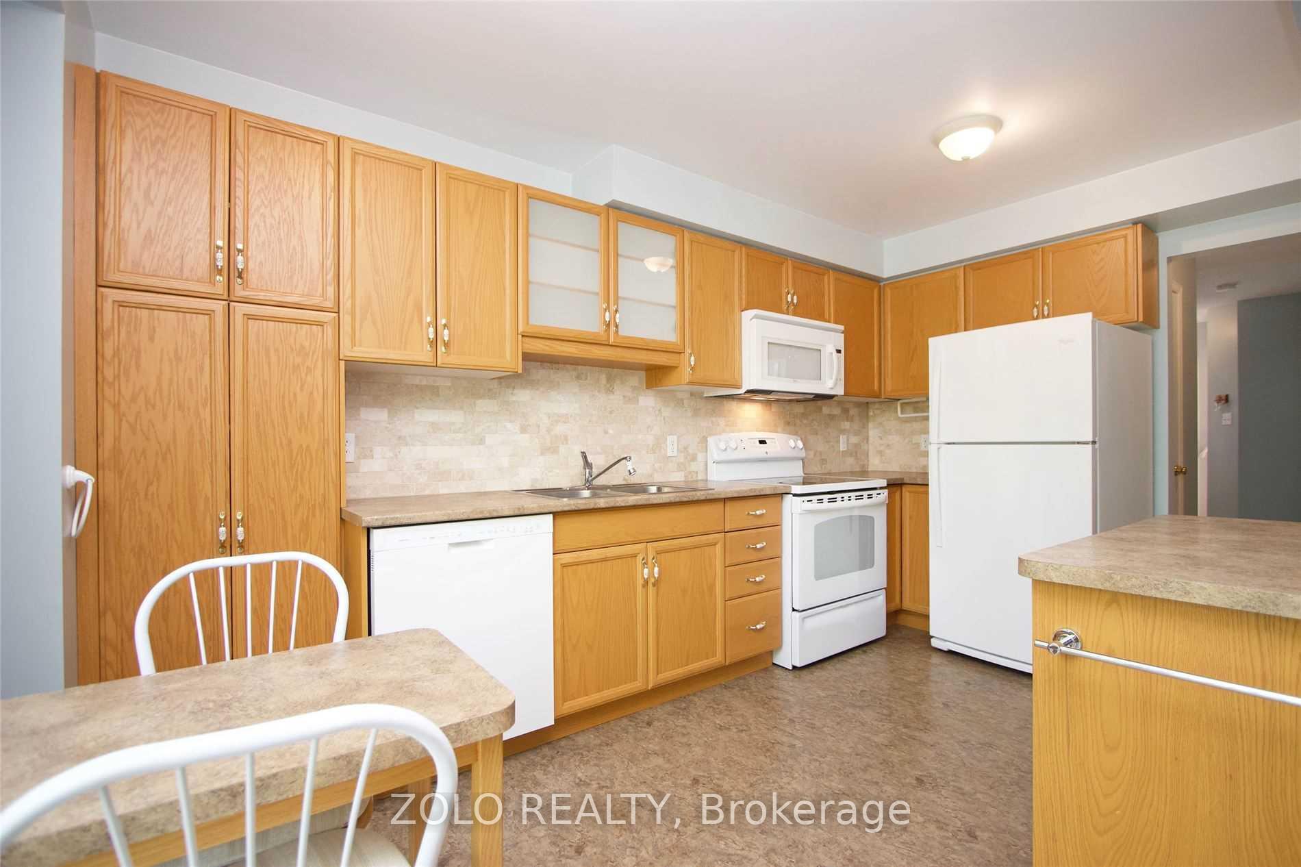 Photo 4 of 95 Galbraith Court, Clarington, Bowmanville — HOMEH