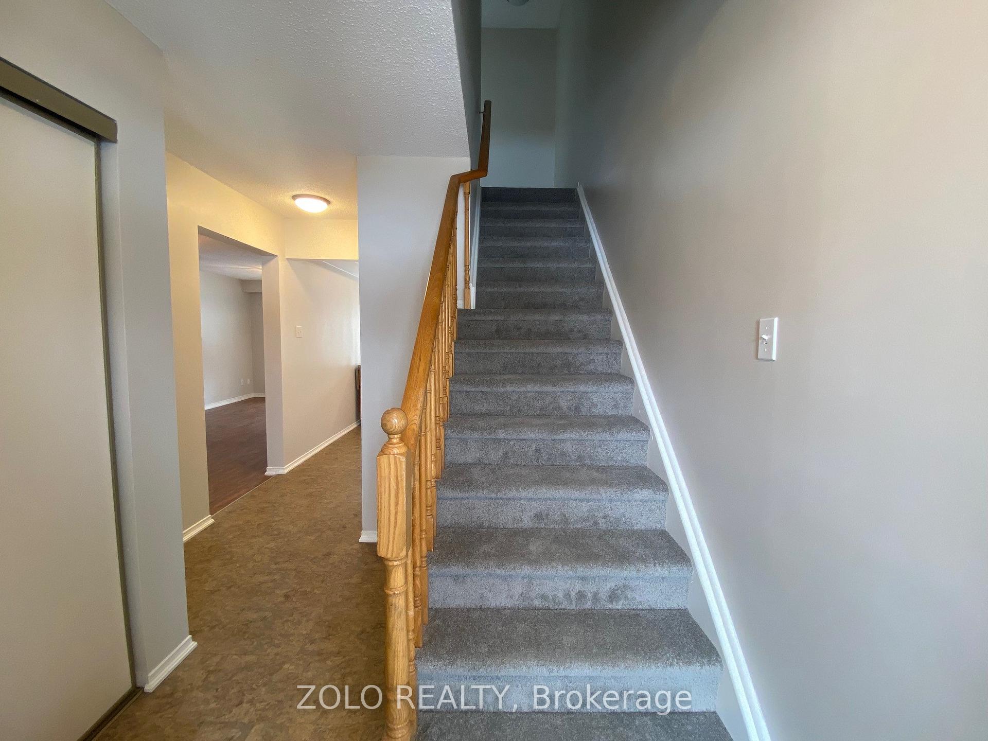 Photo 7 of 95 Galbraith Court, Clarington, Bowmanville — HOMEH