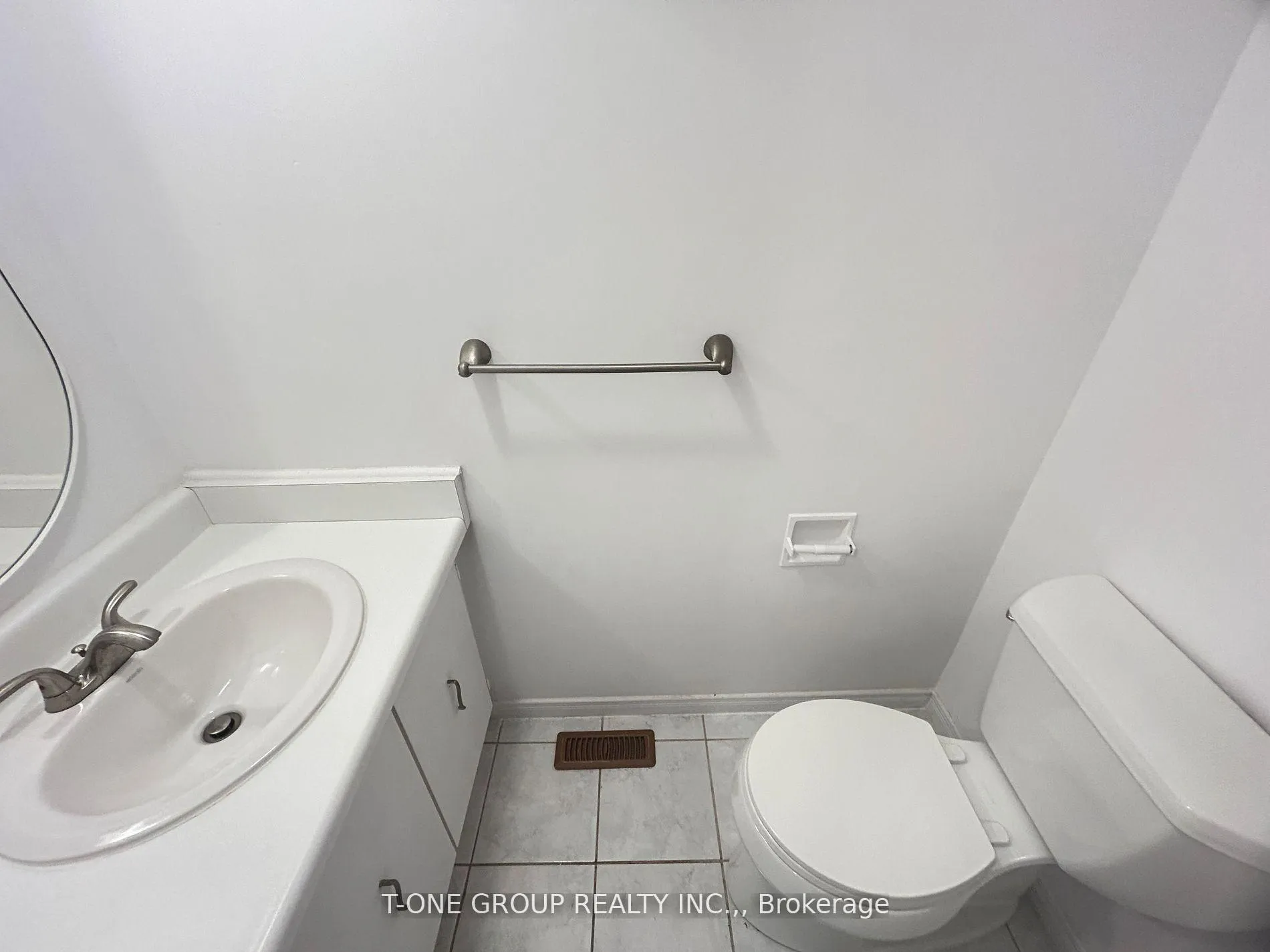 Photo 4 of 124 Dunbar Crescent, Markham, Milliken Mills East — HOMEH