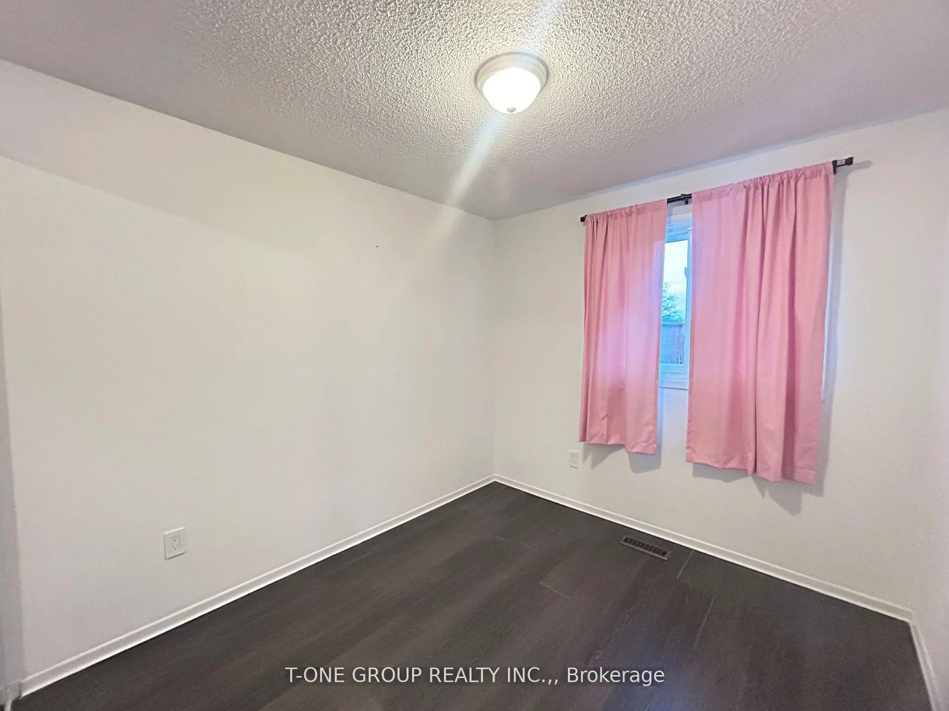 Photo 13 of 124 Dunbar Crescent, Markham, Milliken Mills East — HOMEH