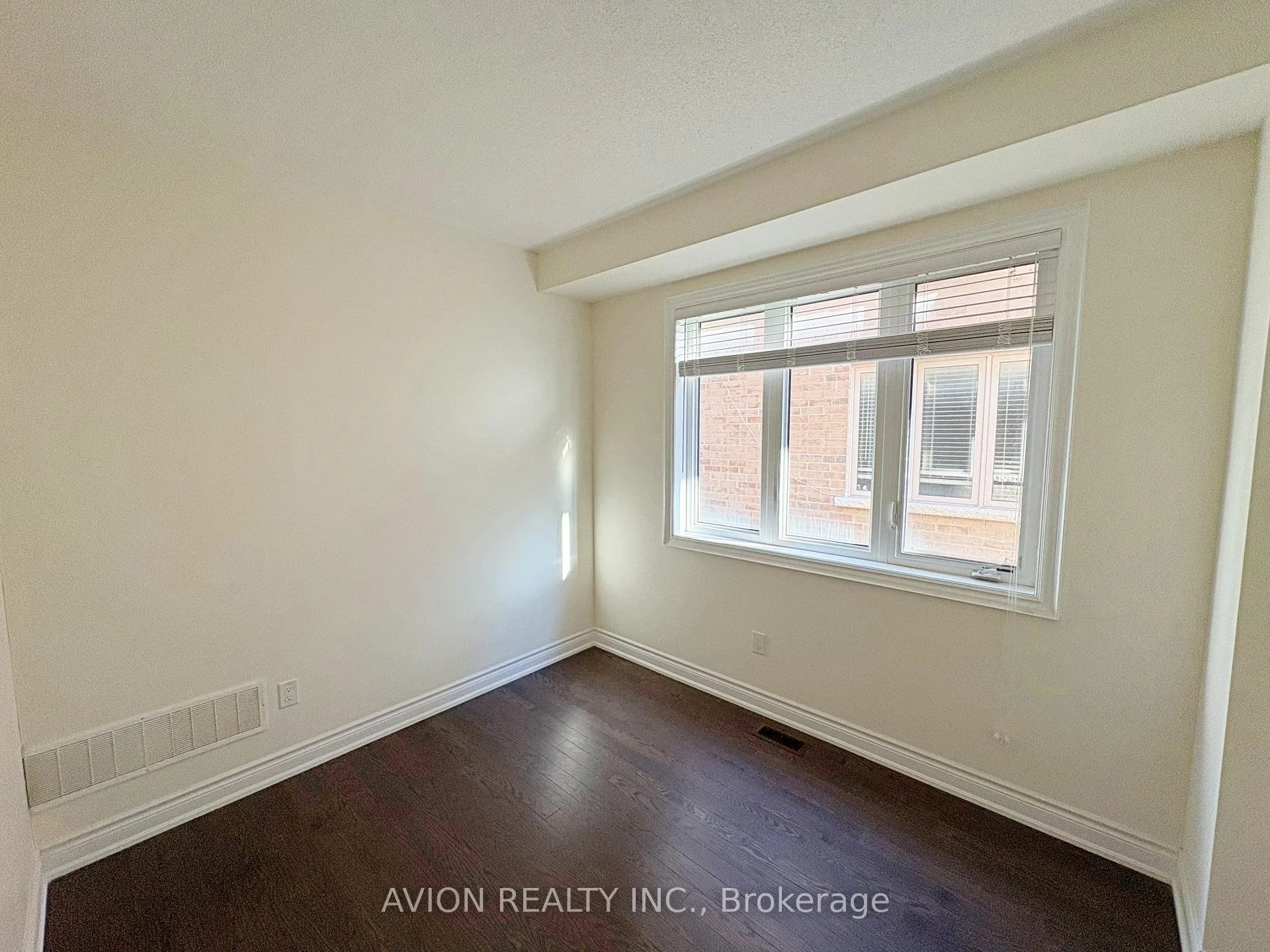 Photo 3 of 372 Kirkham Drive, Markham, Cedarwood — HOMEH