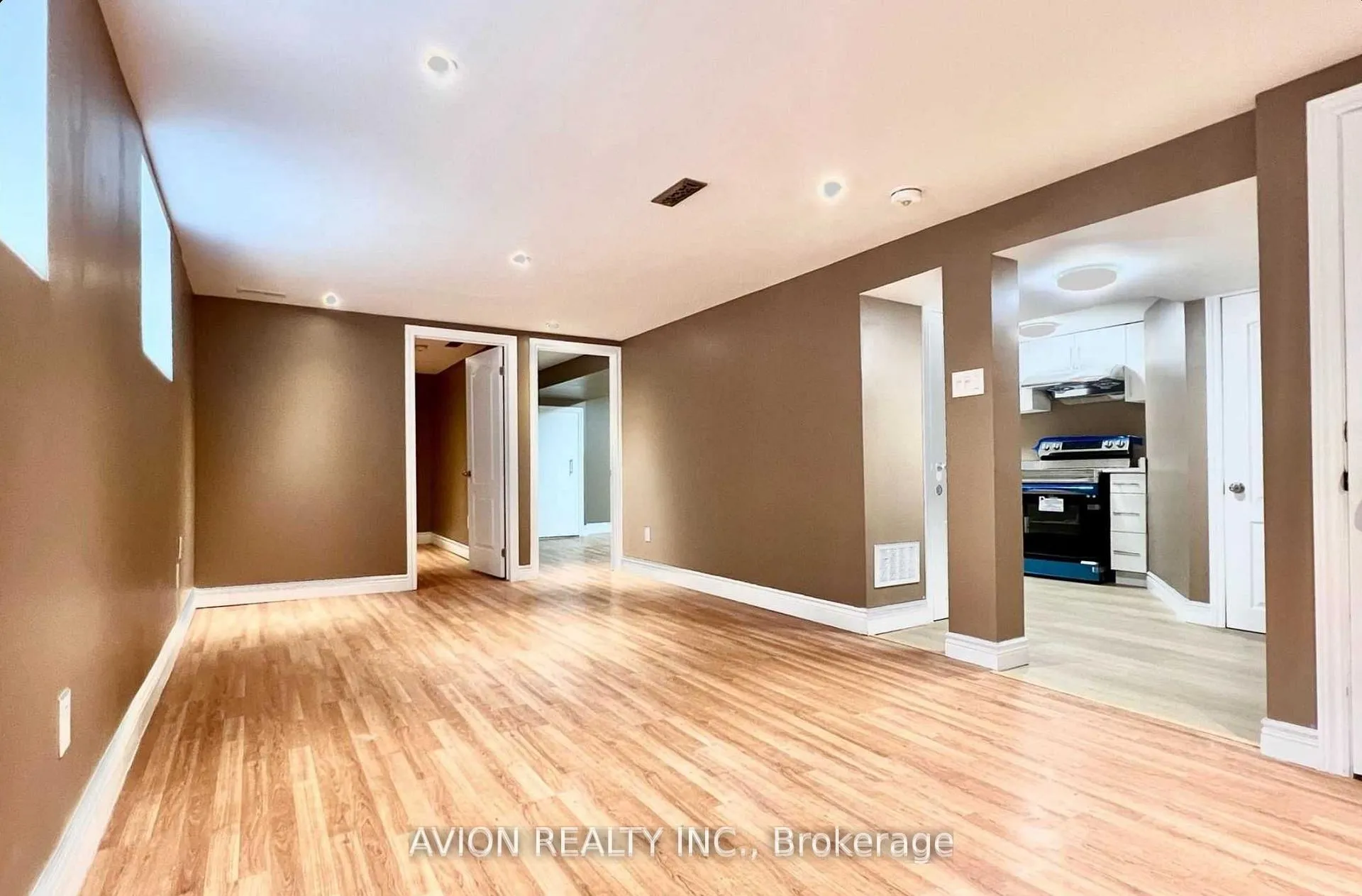 Photo 2 of 878 West Shore Boulevard, Pickering, West Shore — HOMEH