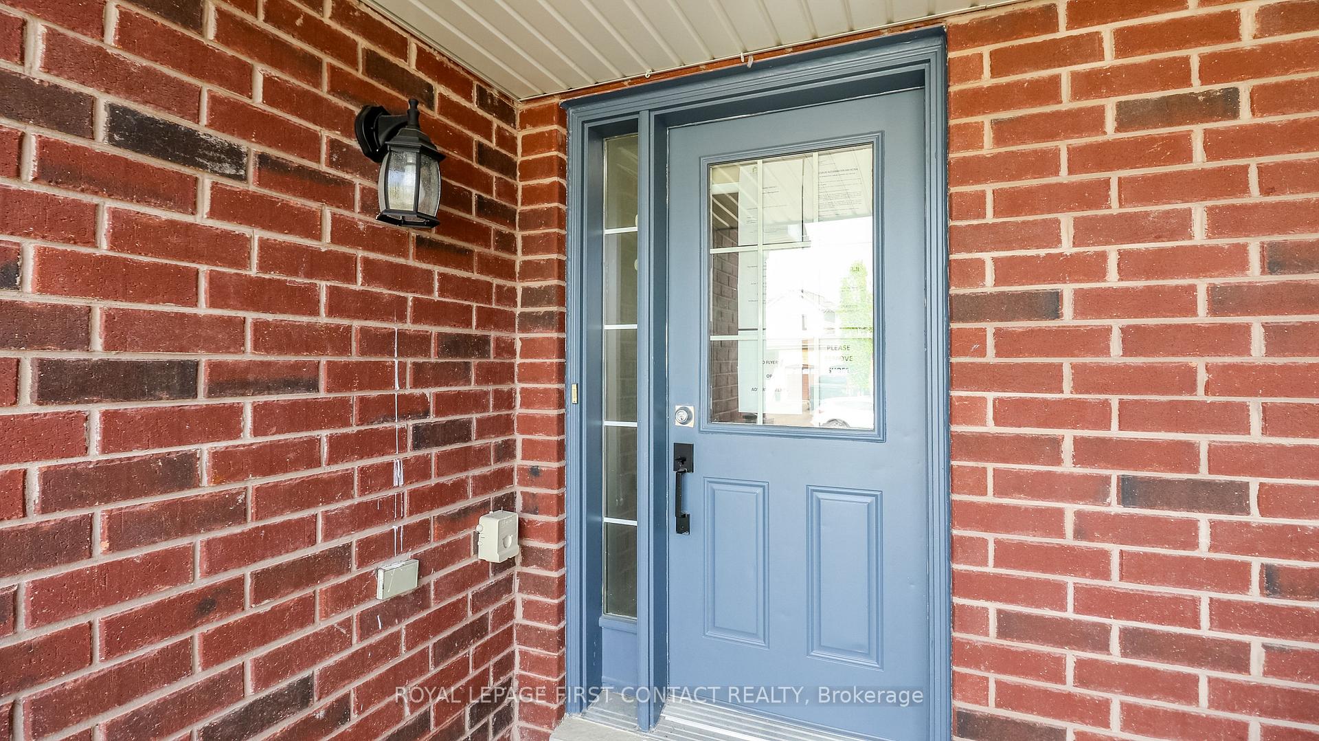 Photo 3 of 59 Winchester Terrace, Barrie, Innis-Shore — HOMEH