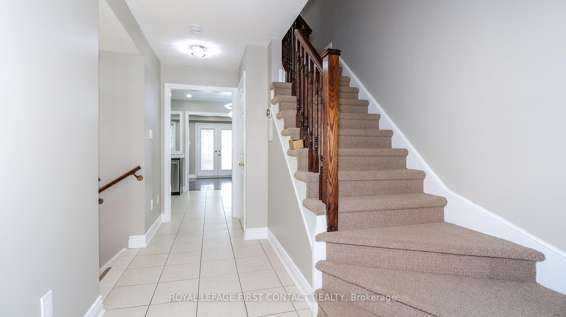 Photo 4 of 59 Winchester Terrace, Barrie, Innis-Shore — HOMEH