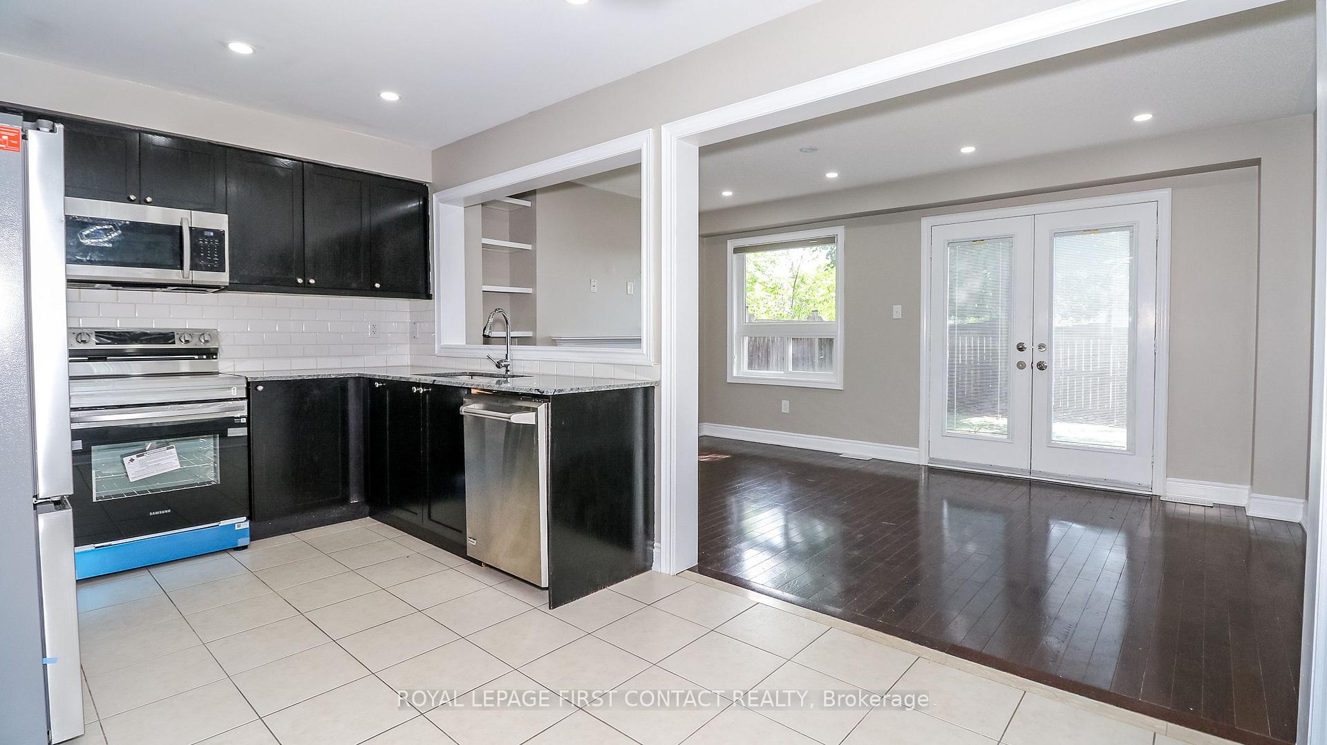 Photo 11 of 59 Winchester Terrace, Barrie, Innis-Shore — HOMEH