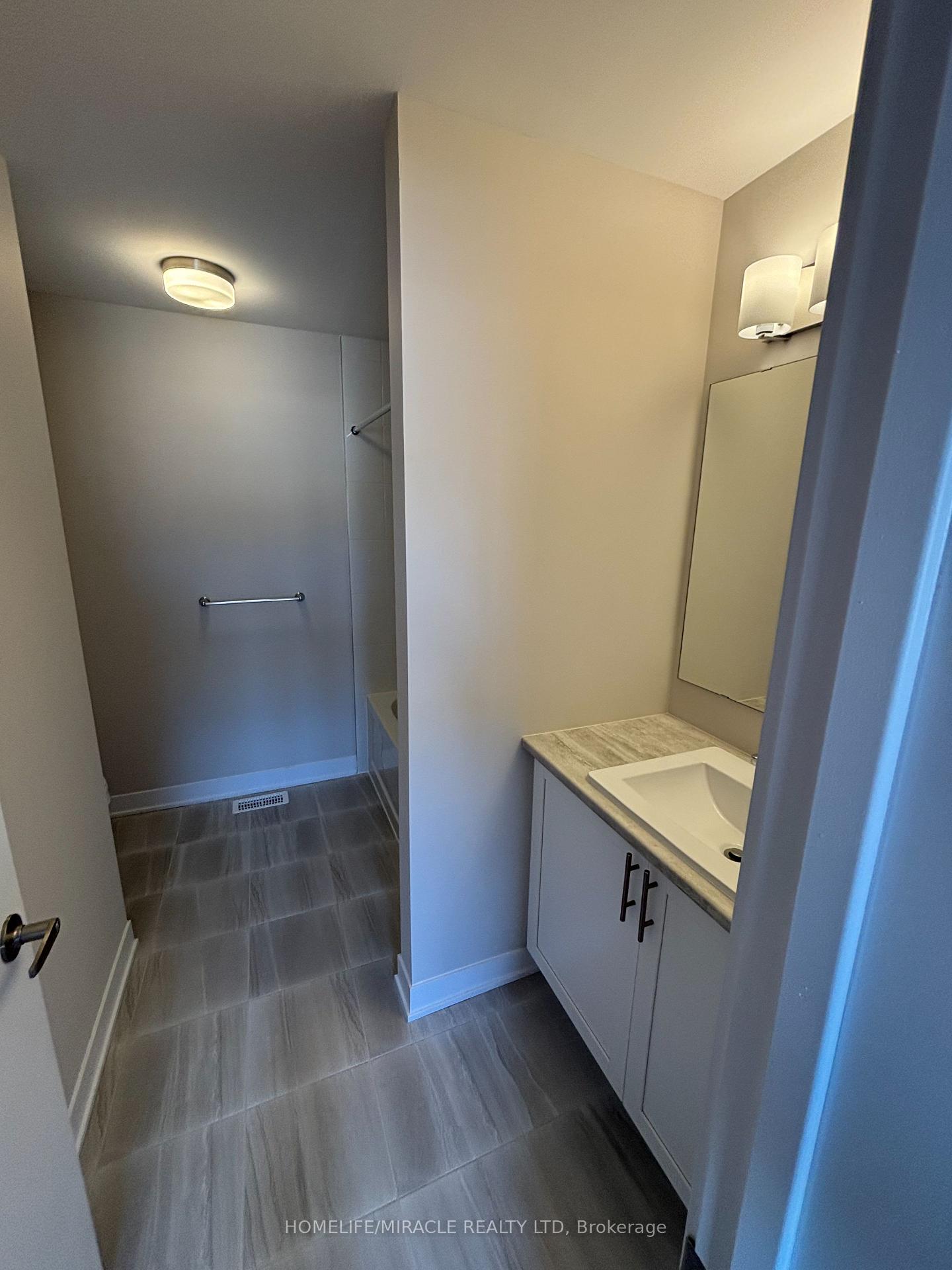 Photo 12 of 1917 Elevation Road, Ottawa, Barrhaven - Half Moon Bay — HOMEH