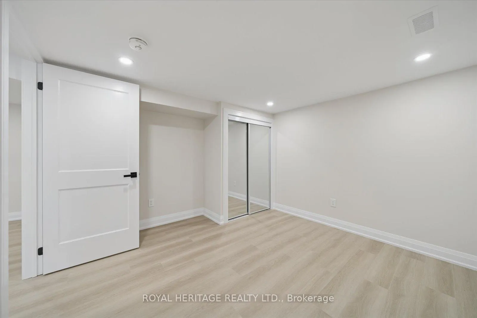 Photo 10 of 19 Limestone Crescent, Whitby, Pringle Creek — HOMEH