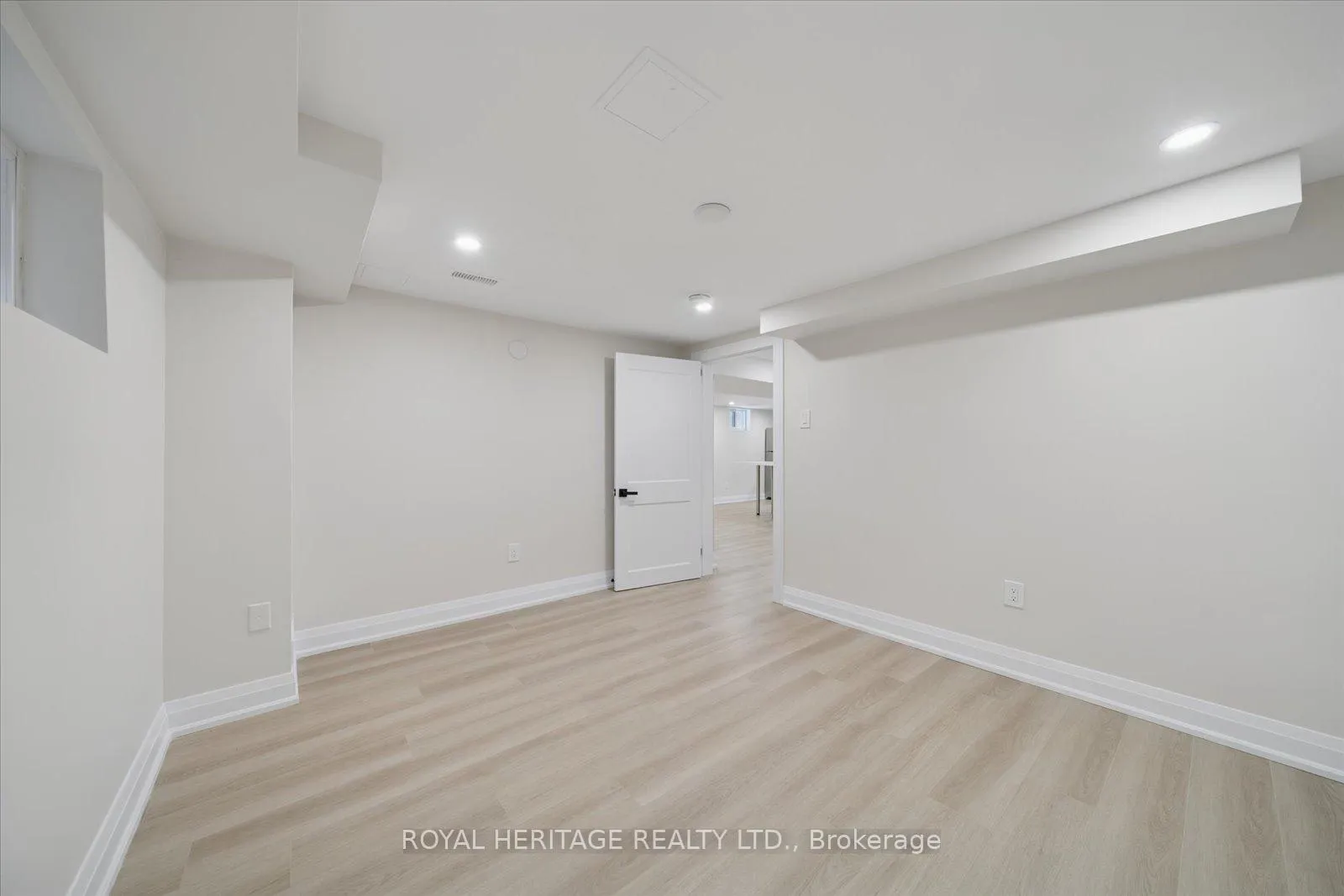 Photo 15 of 19 Limestone Crescent, Whitby, Pringle Creek — HOMEH