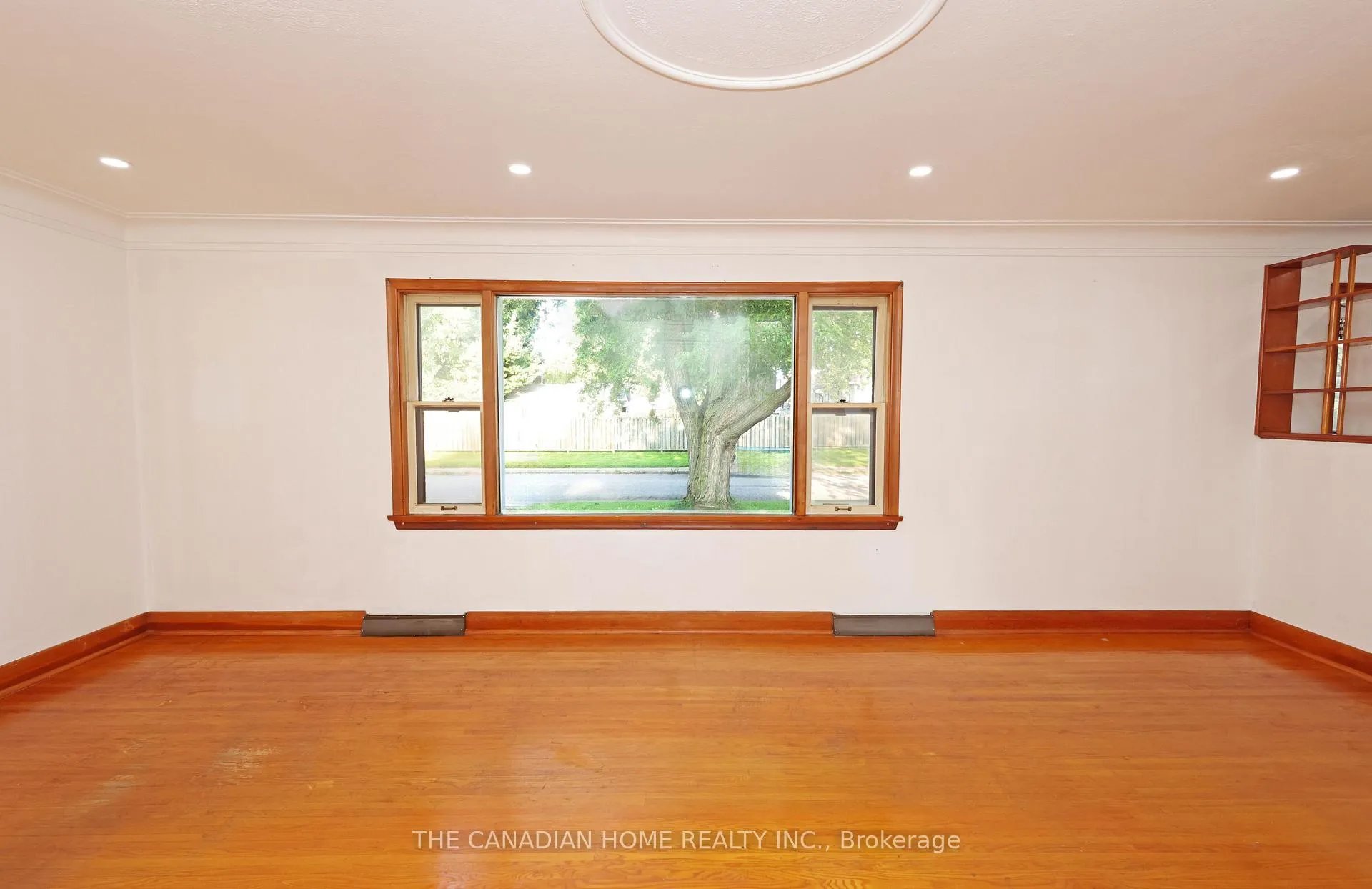 Photo 4 of 6863 Heximer Avenue, Niagara Falls, Arad/Fallsview — HOMEH