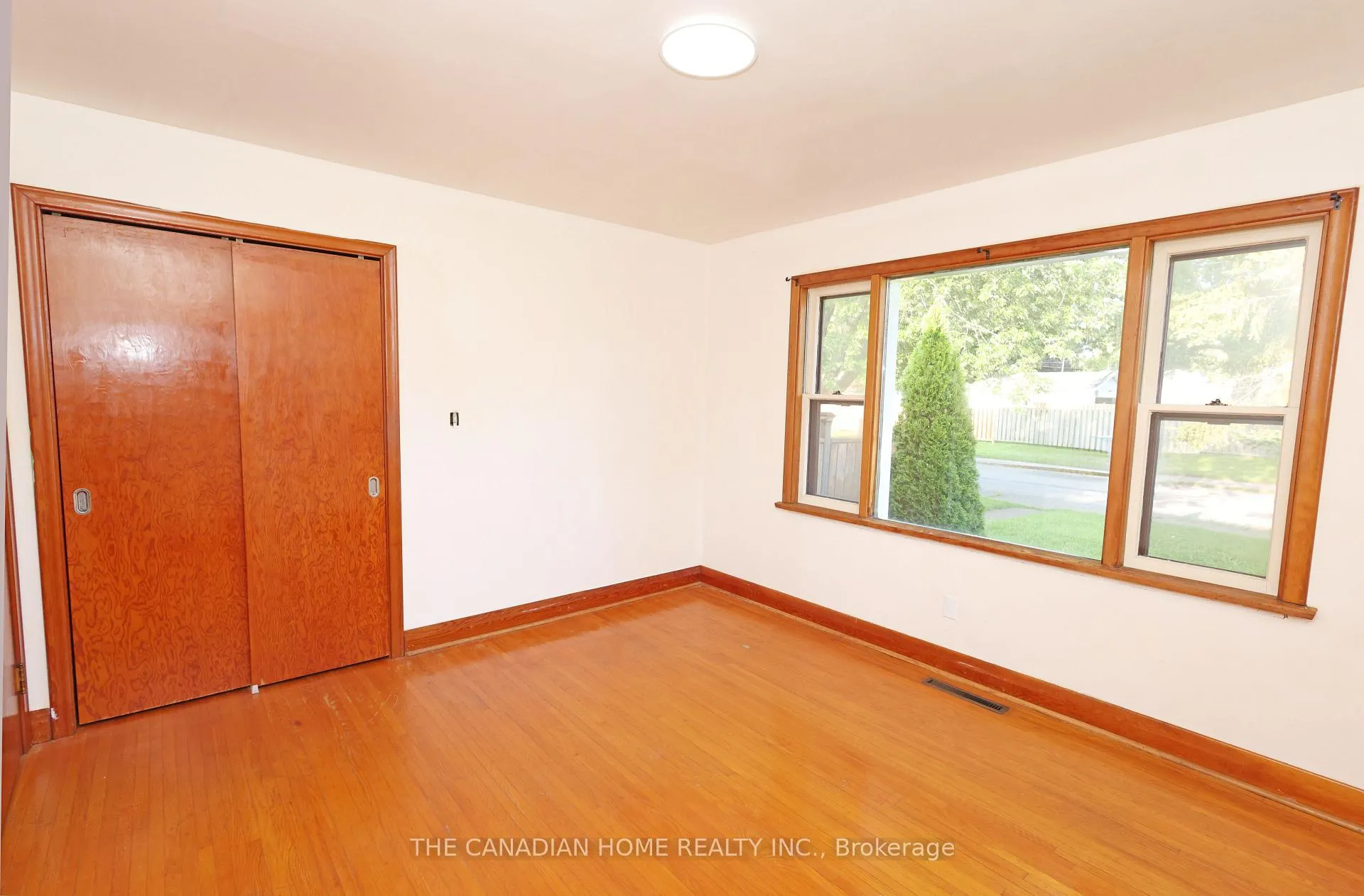 Photo 10 of 6863 Heximer Avenue, Niagara Falls, Arad/Fallsview — HOMEH