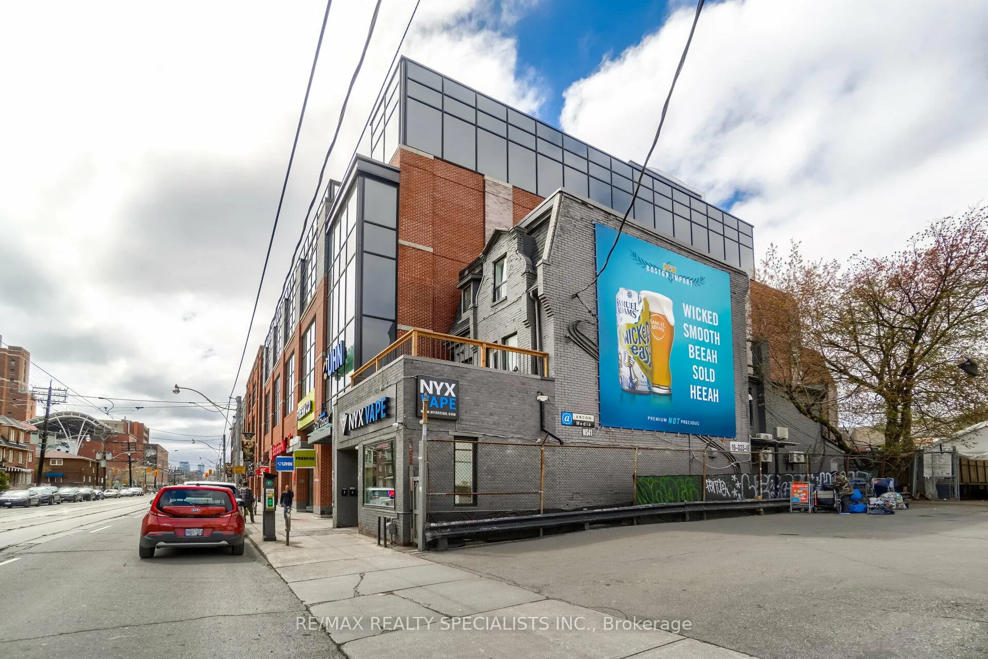 Front of Unit 2, 450 Bathurst Street