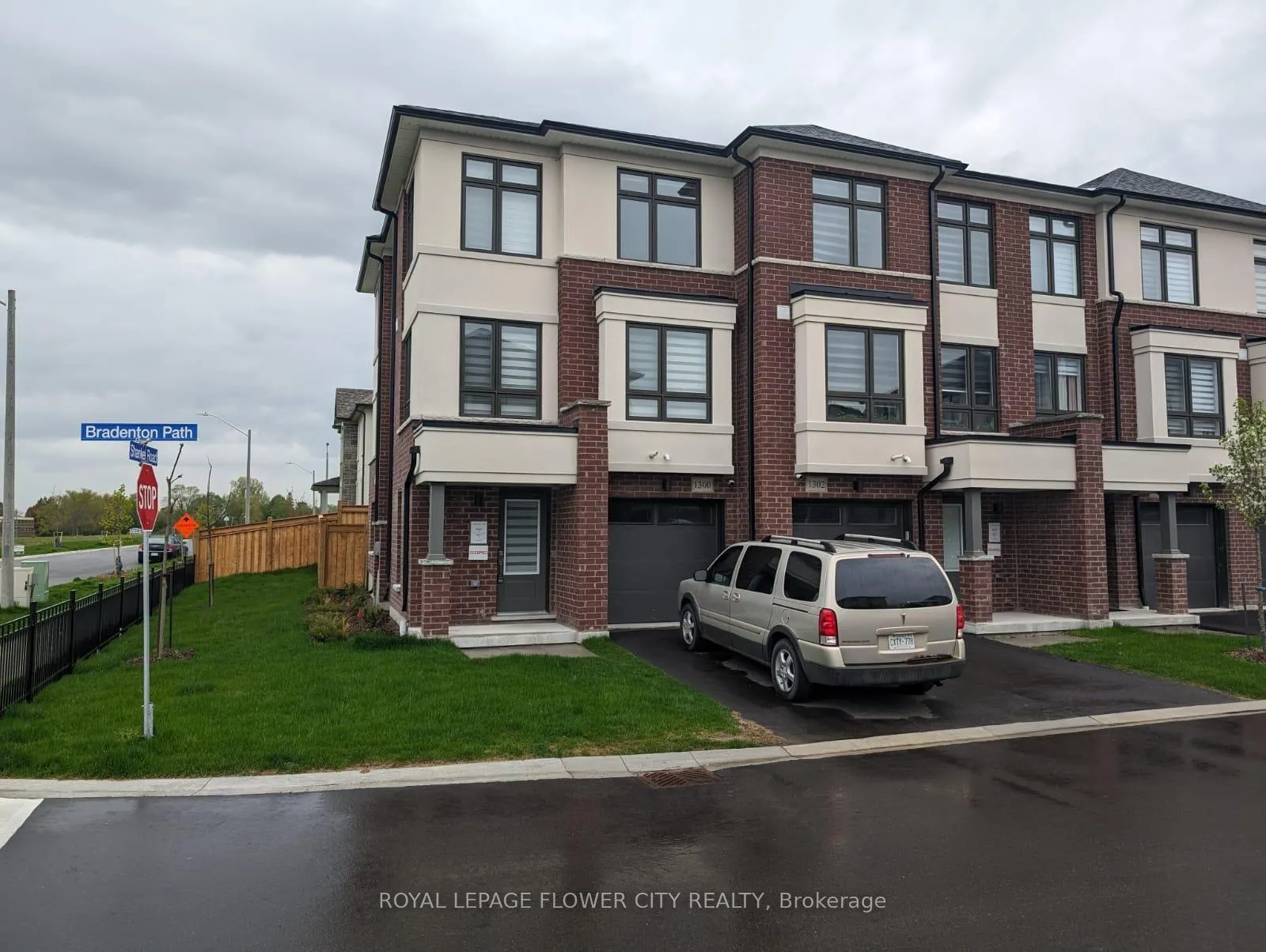 Photo 1 of 1300 Bradenton Path, Oshawa, Eastdale — HOMEH